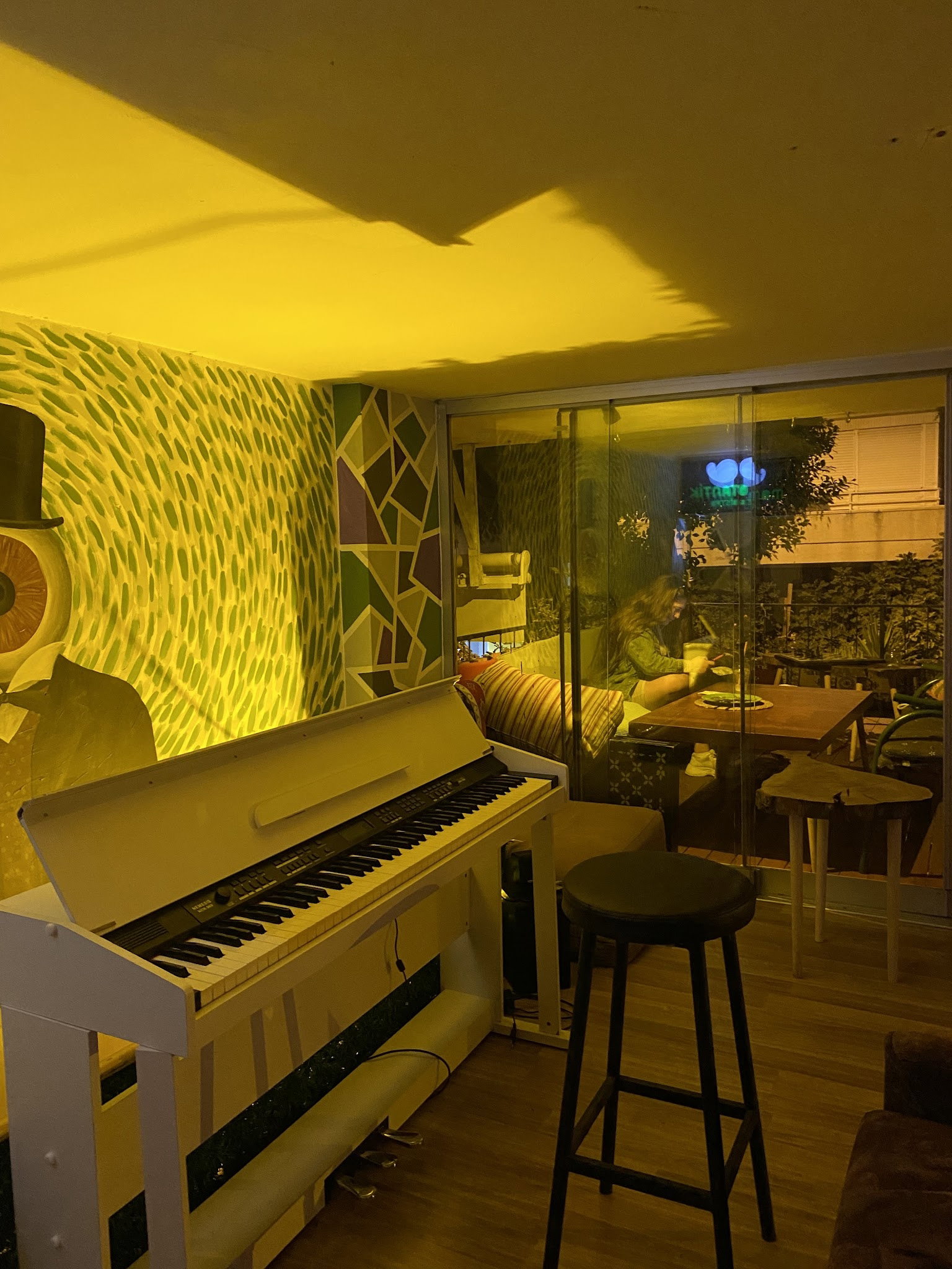 Alanya Waffle Cafe Coffee By Mom Otantik