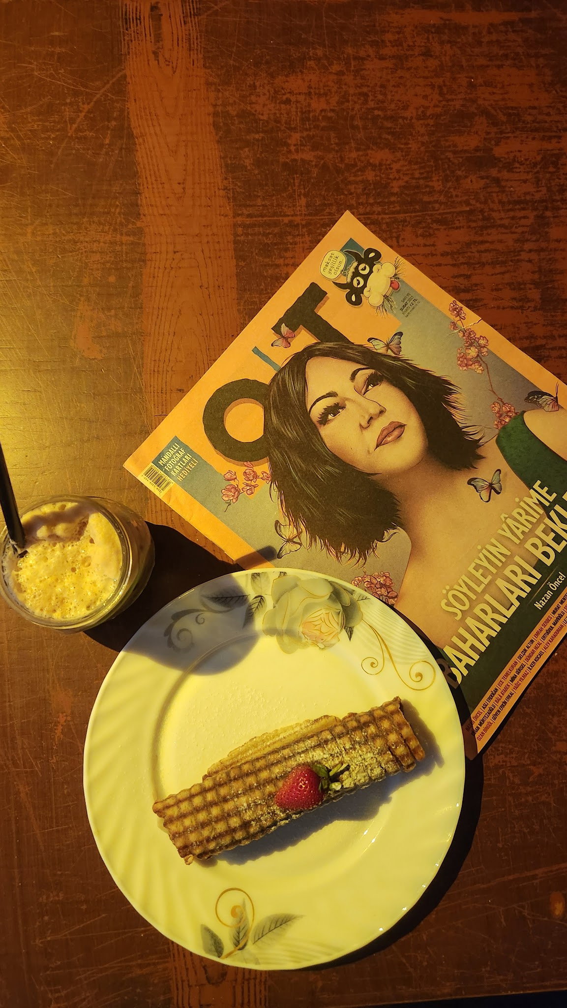 Alanya Waffle Cafe Coffee By Mom Otantik