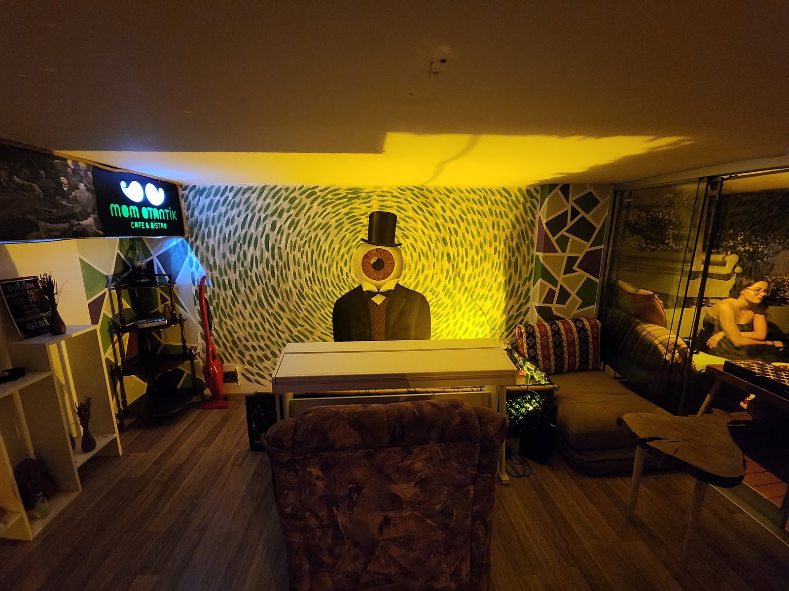 Alanya Waffle Cafe Coffee By Mom Otantik