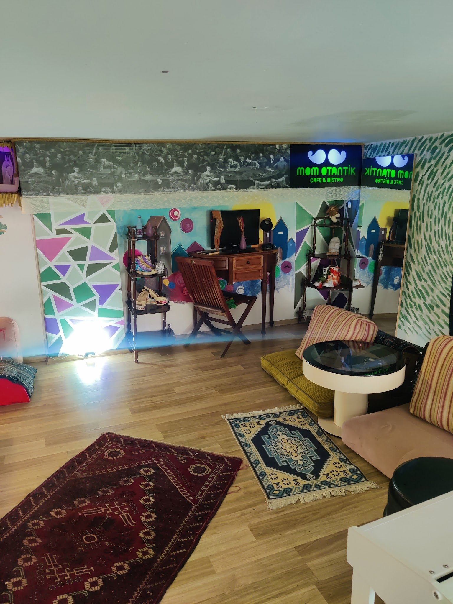 Alanya Waffle Cafe Coffee By Mom Otantik