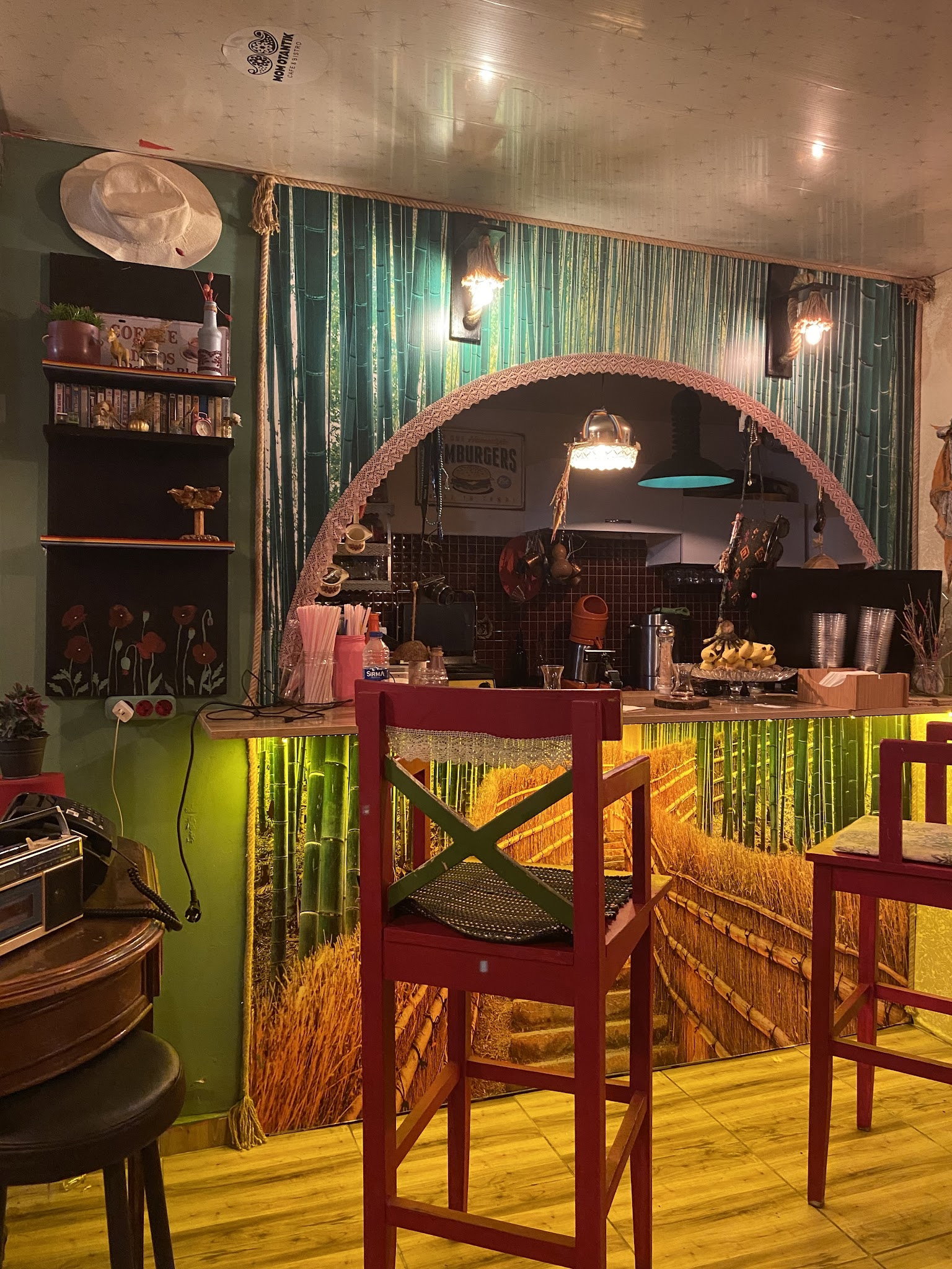 Alanya Waffle Cafe Coffee By Mom Otantik