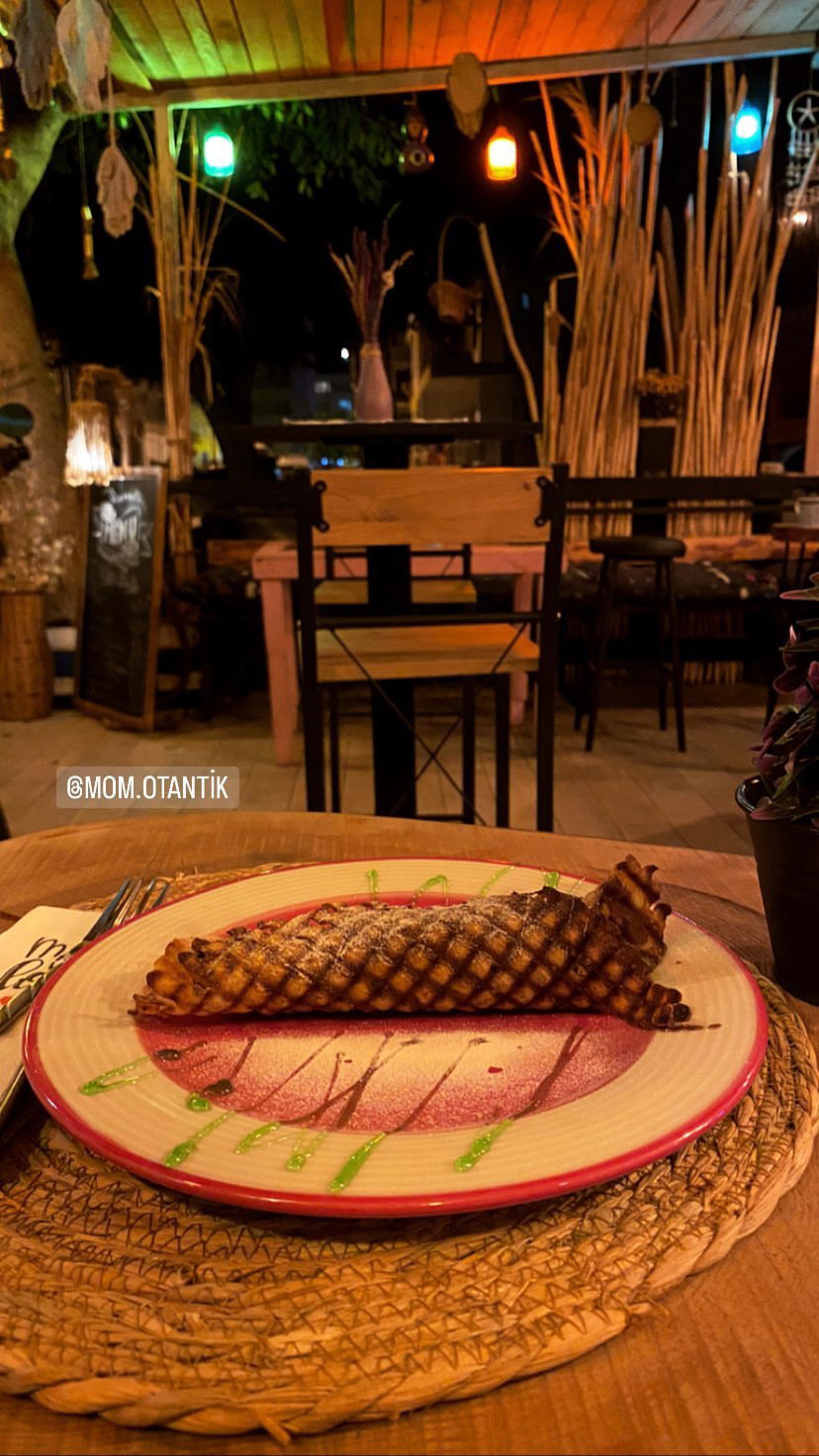 Alanya Waffle Cafe Coffee By Mom Otantik