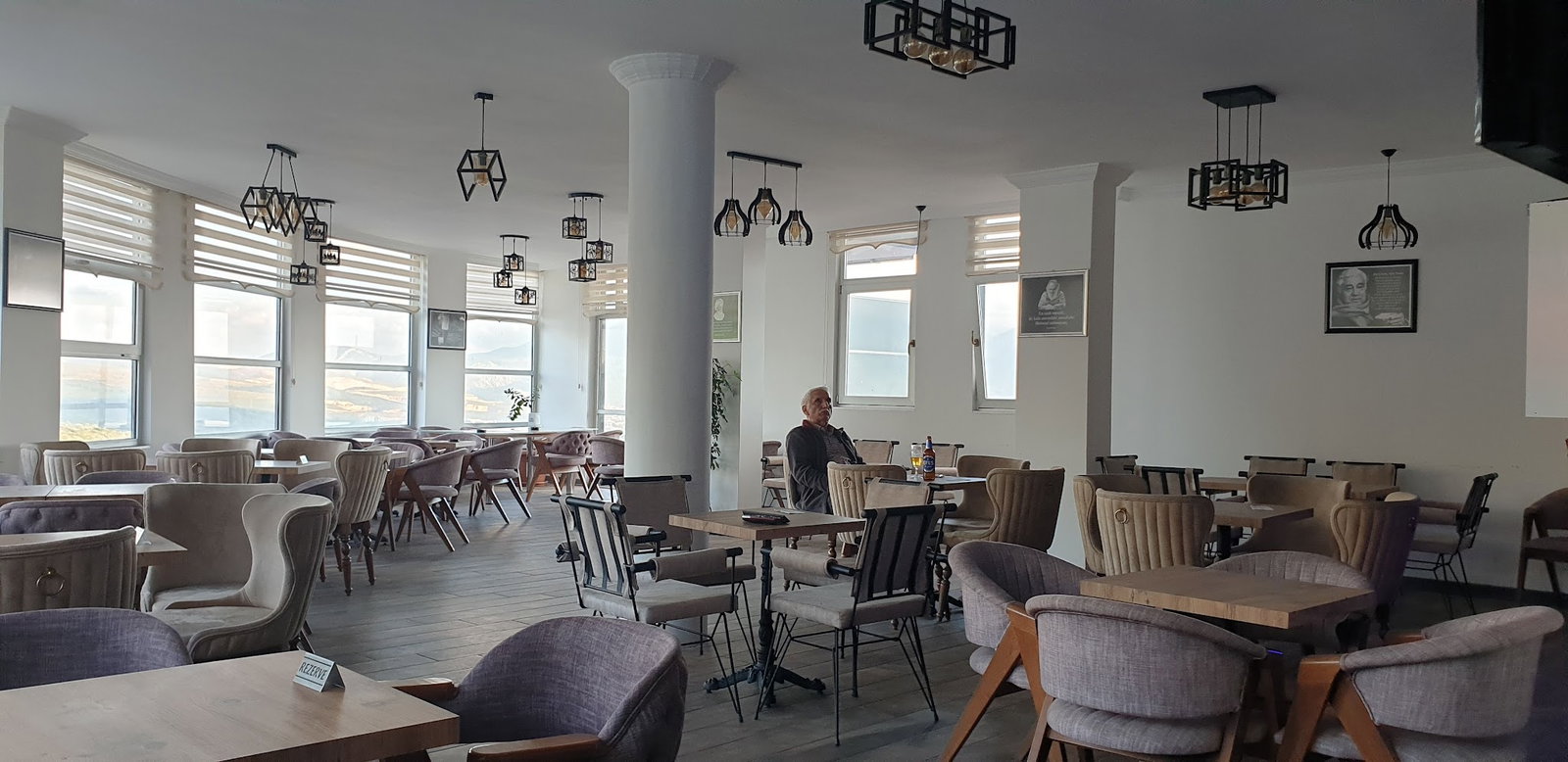 İsley Cafe Bar Restaurant