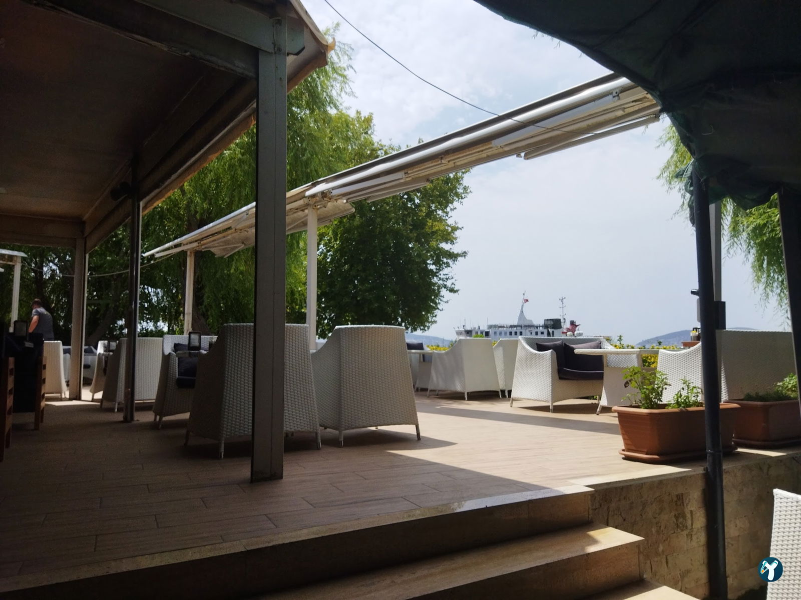 Yakamoz Cafe