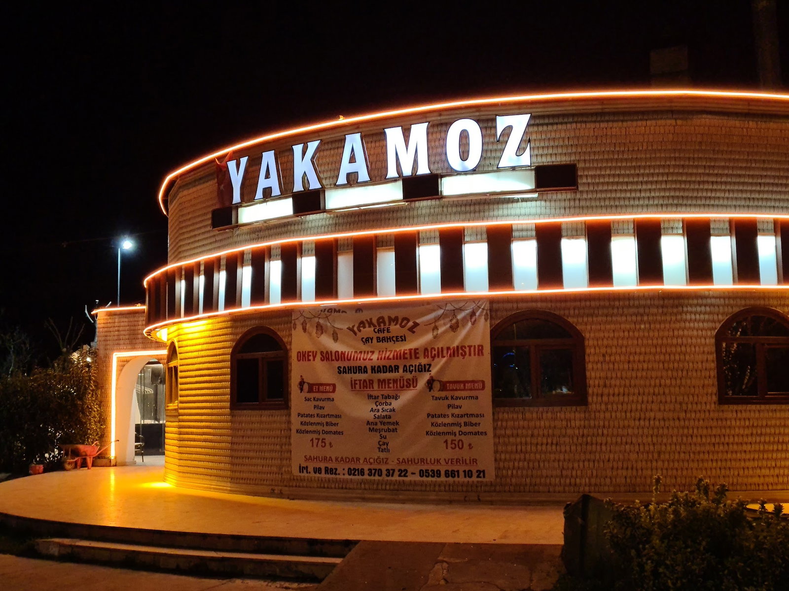Yakamoz Cafe