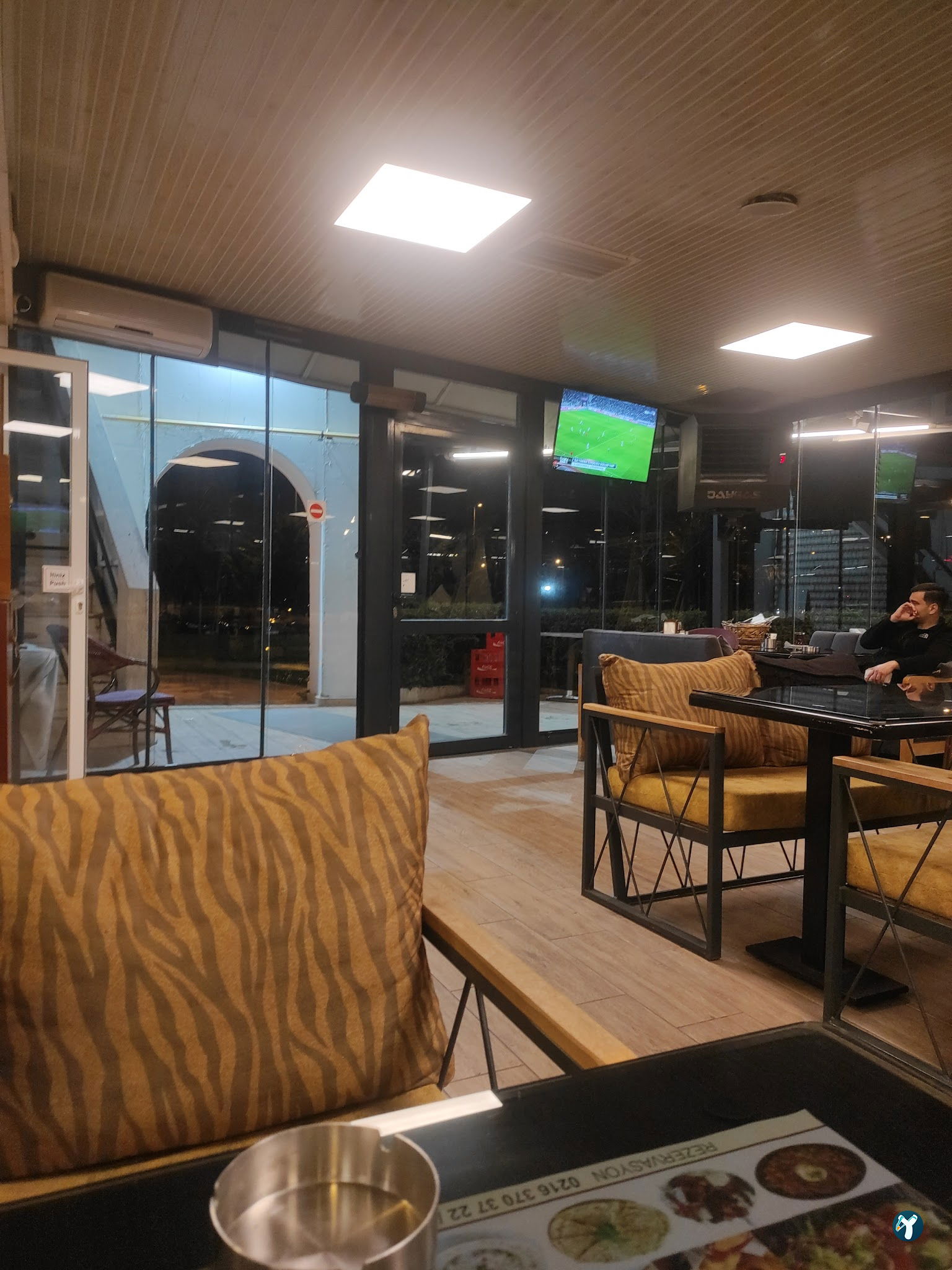 Yakamoz Cafe