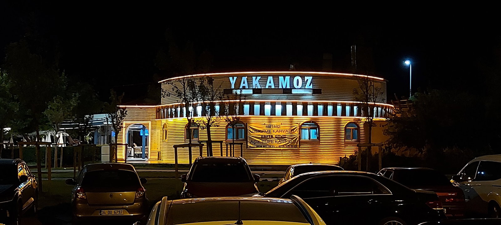 Yakamoz Cafe