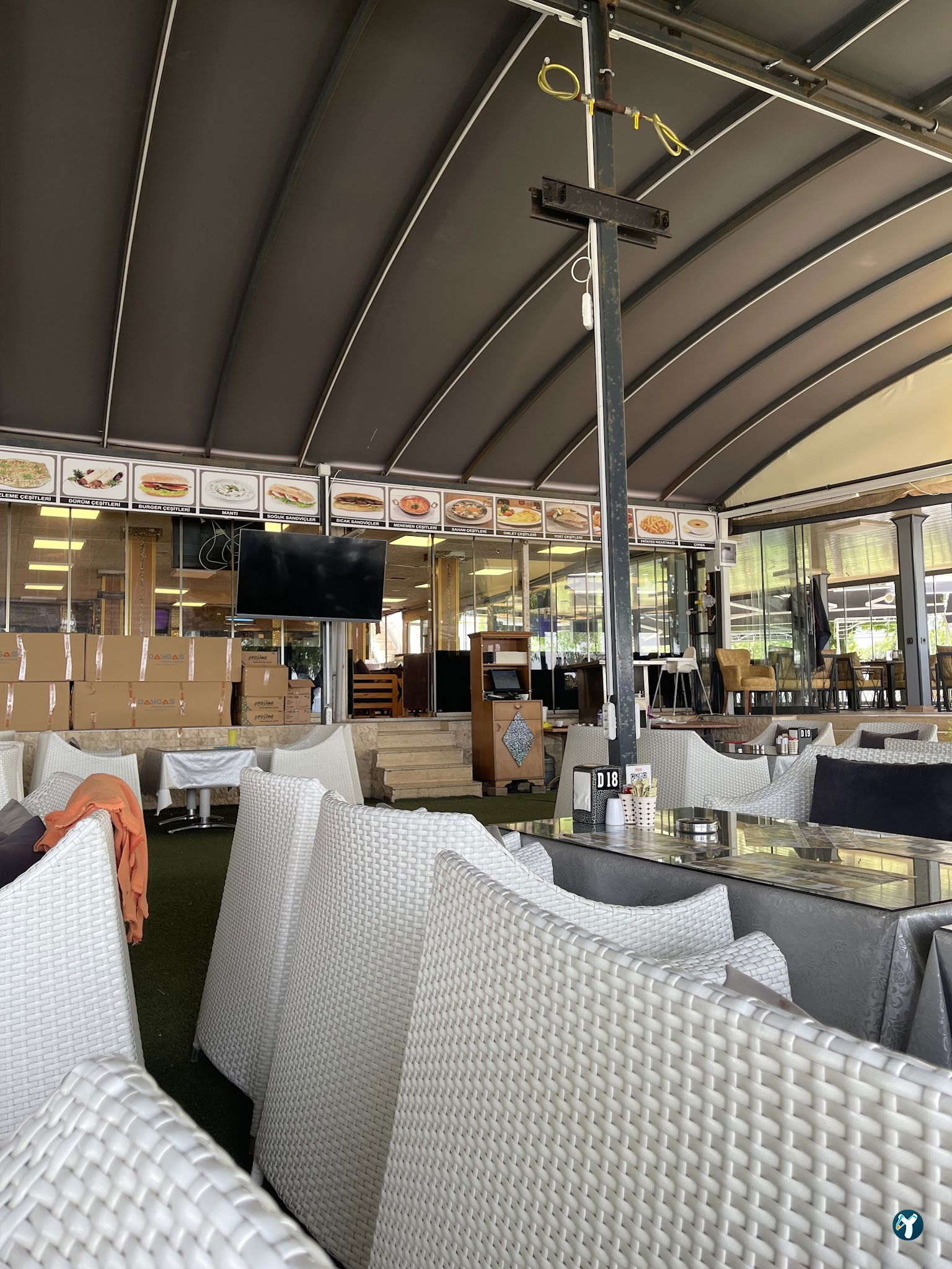 Yakamoz Cafe