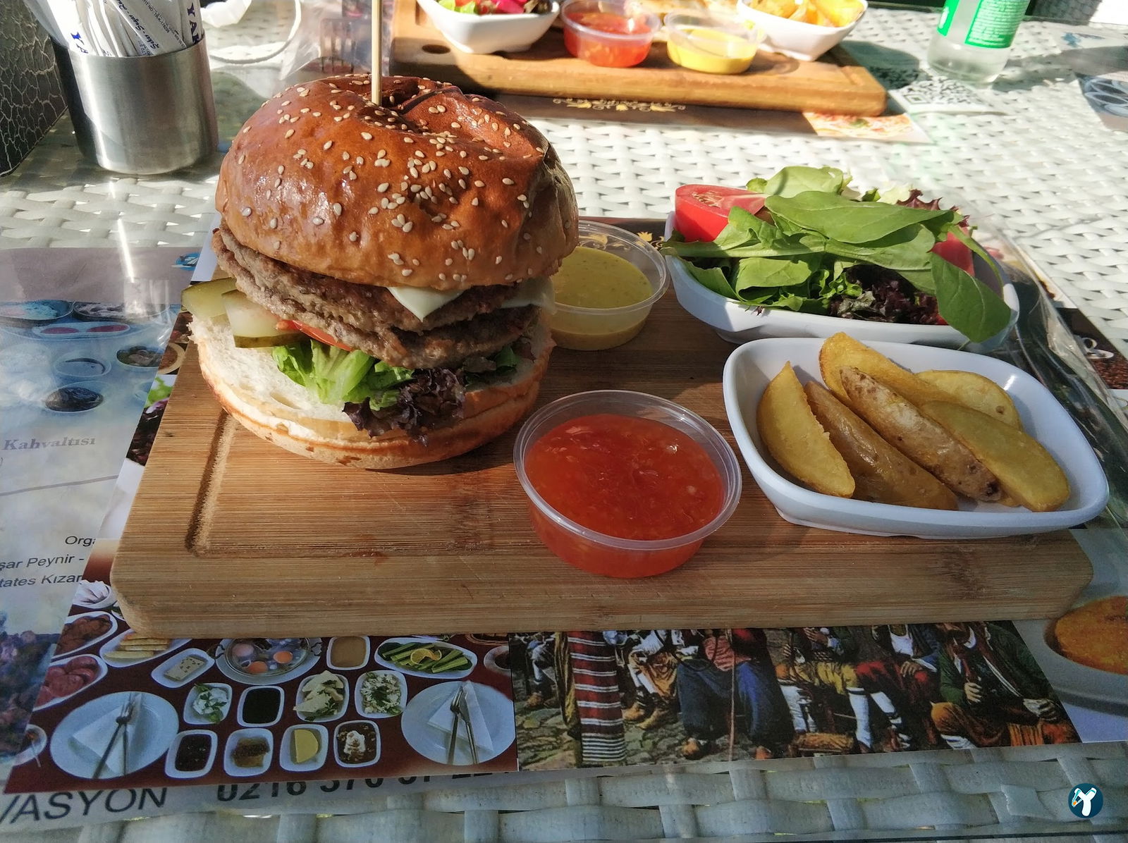 Yakamoz Cafe