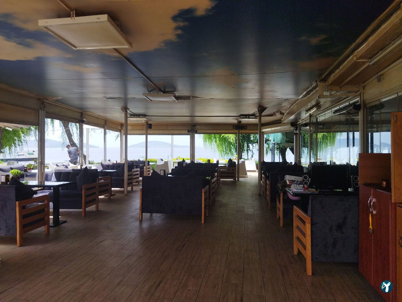 Yakamoz Cafe