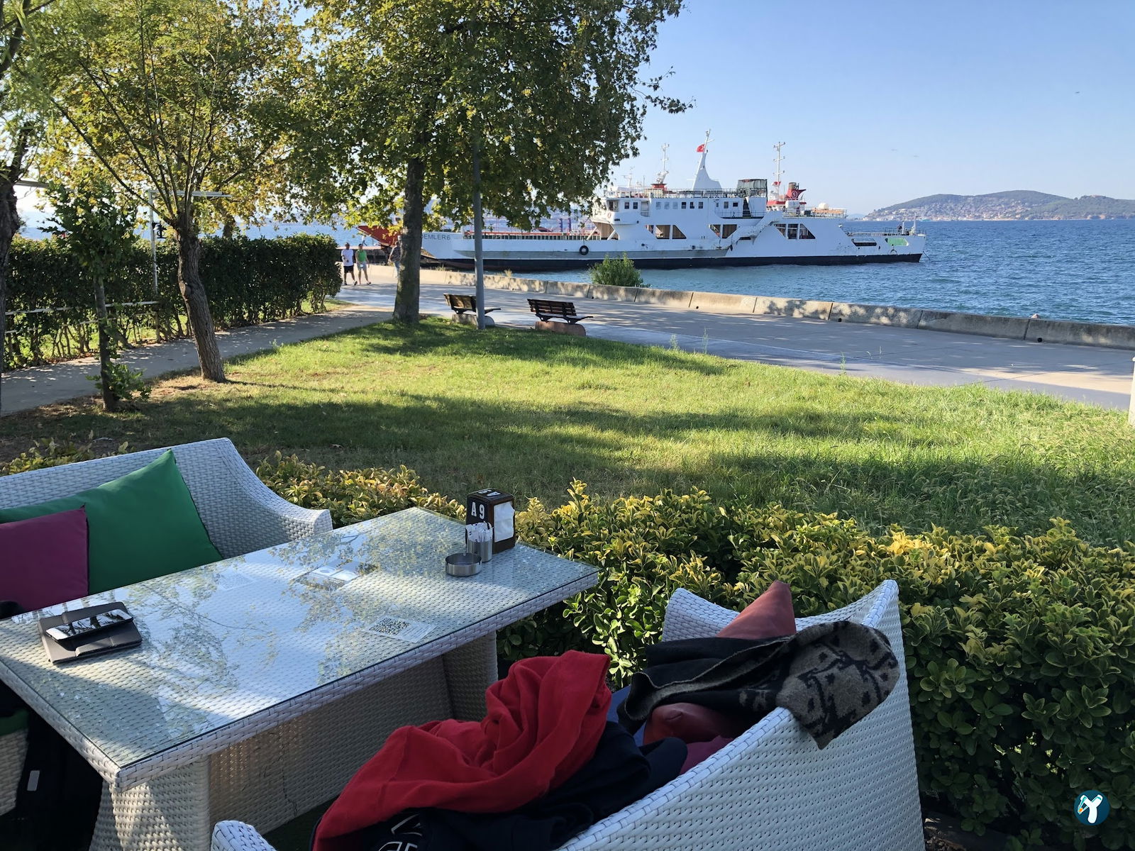 Yakamoz Cafe