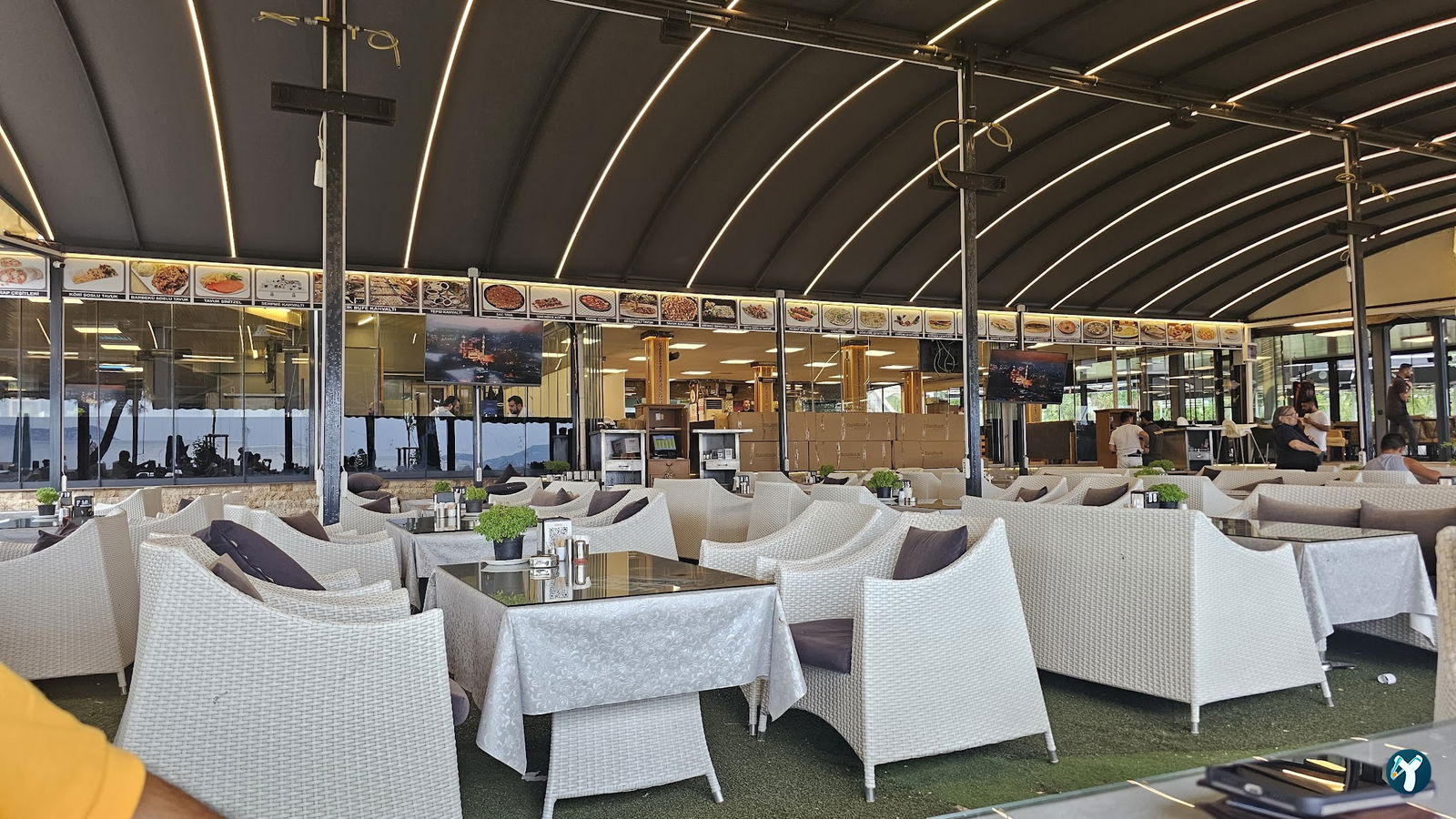 Yakamoz Cafe