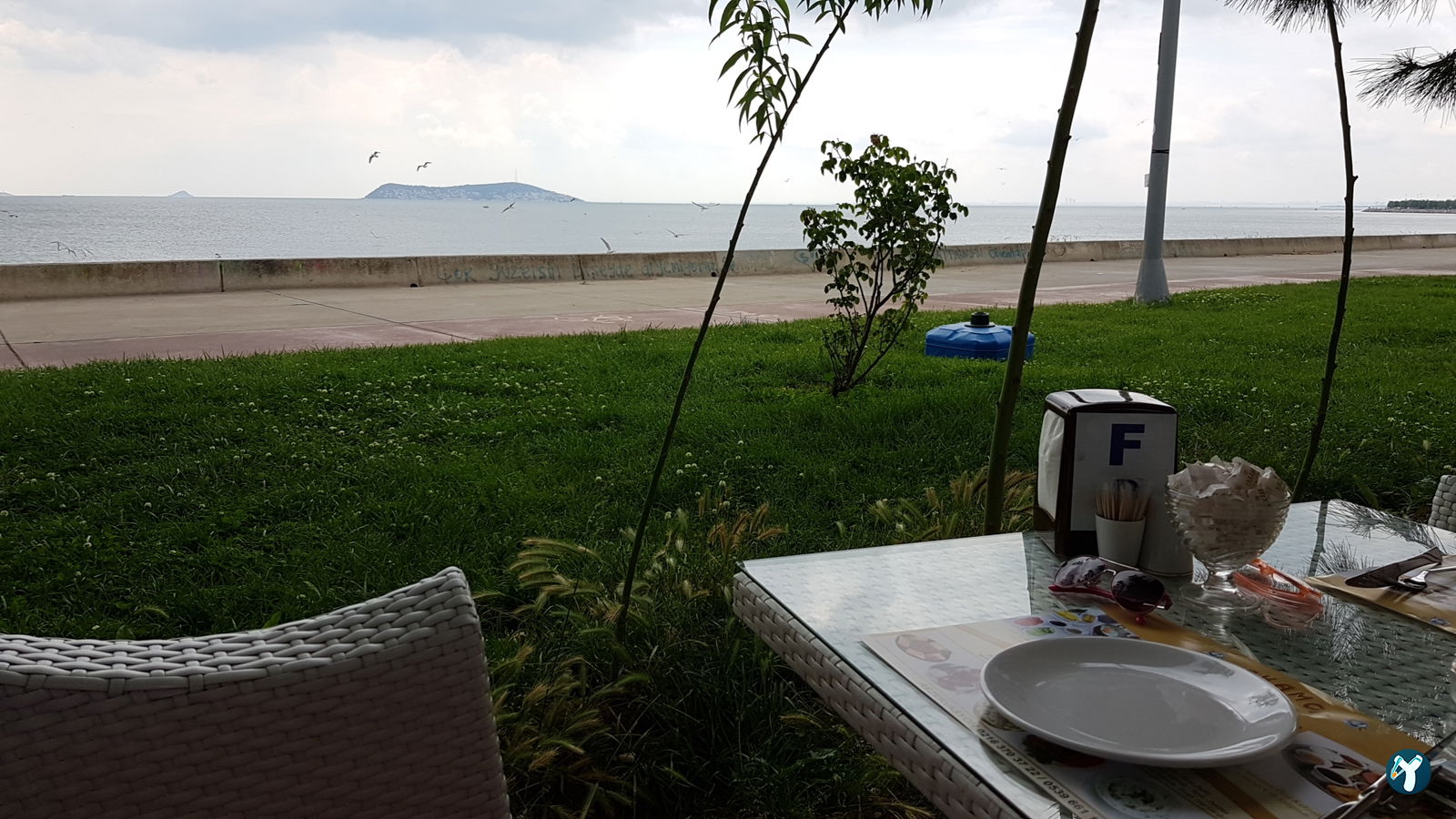 Yakamoz Cafe