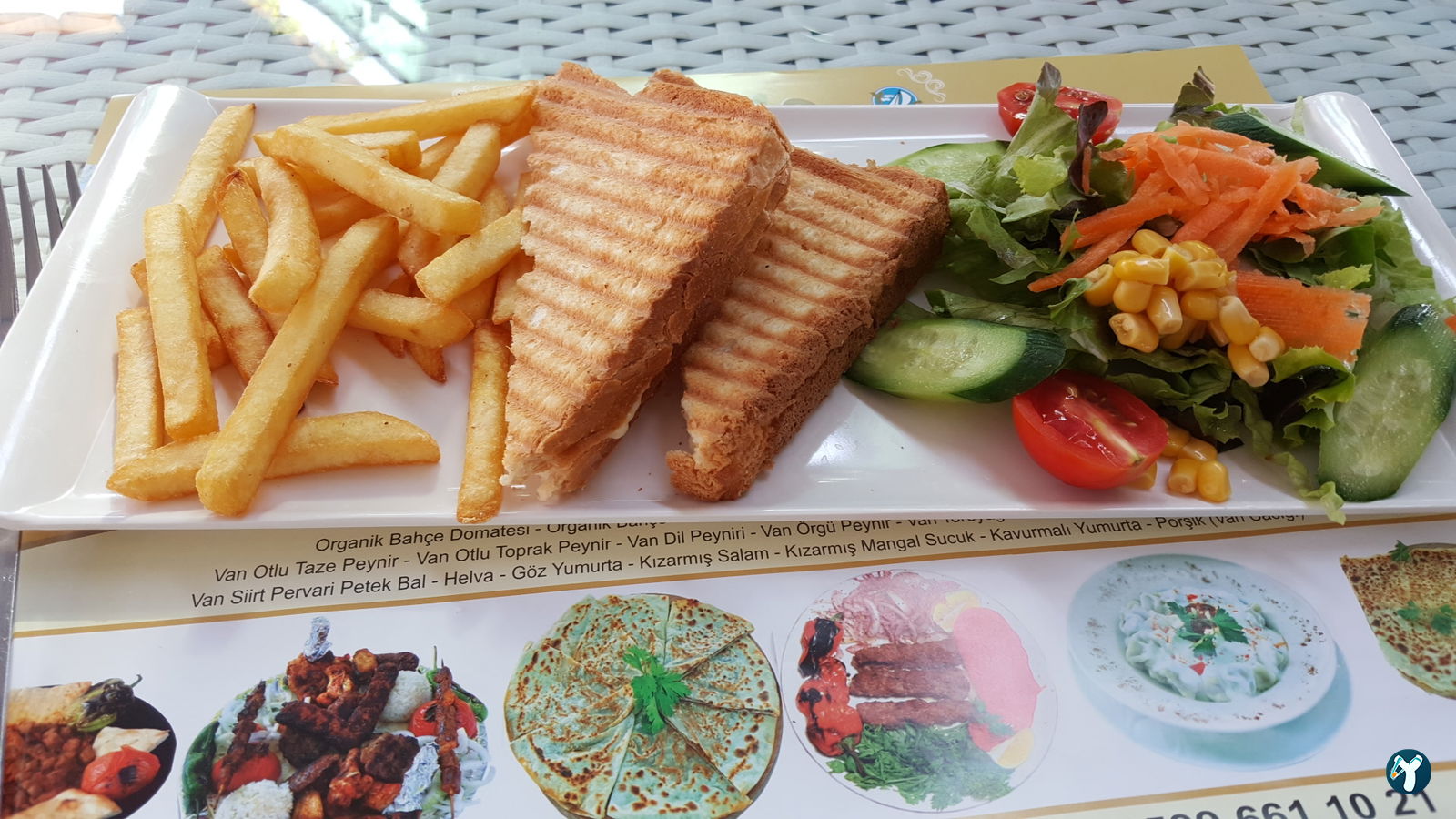 Yakamoz Cafe