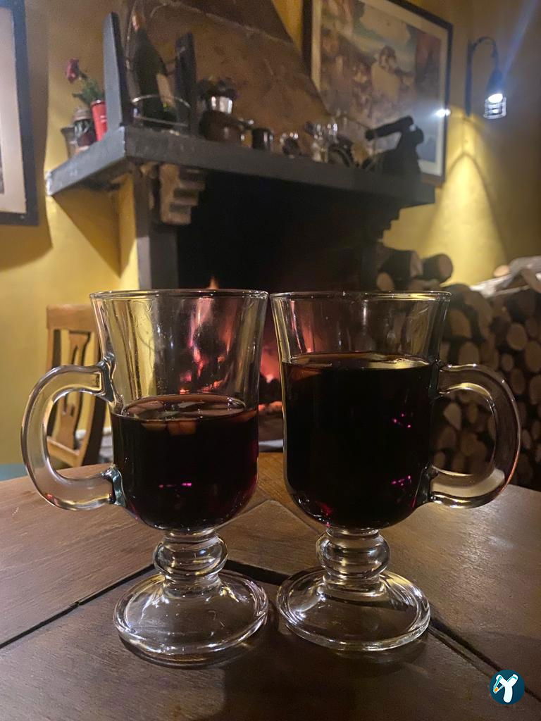 Lâl Cafe Bar
