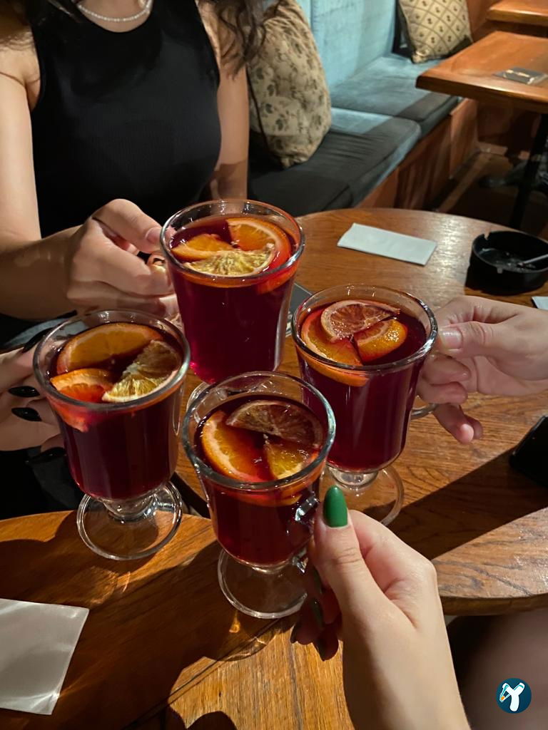 Lâl Cafe Bar