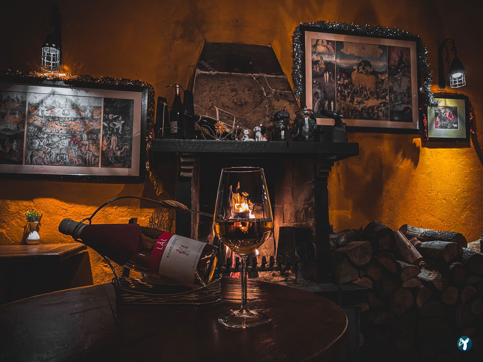 Lâl Cafe Bar