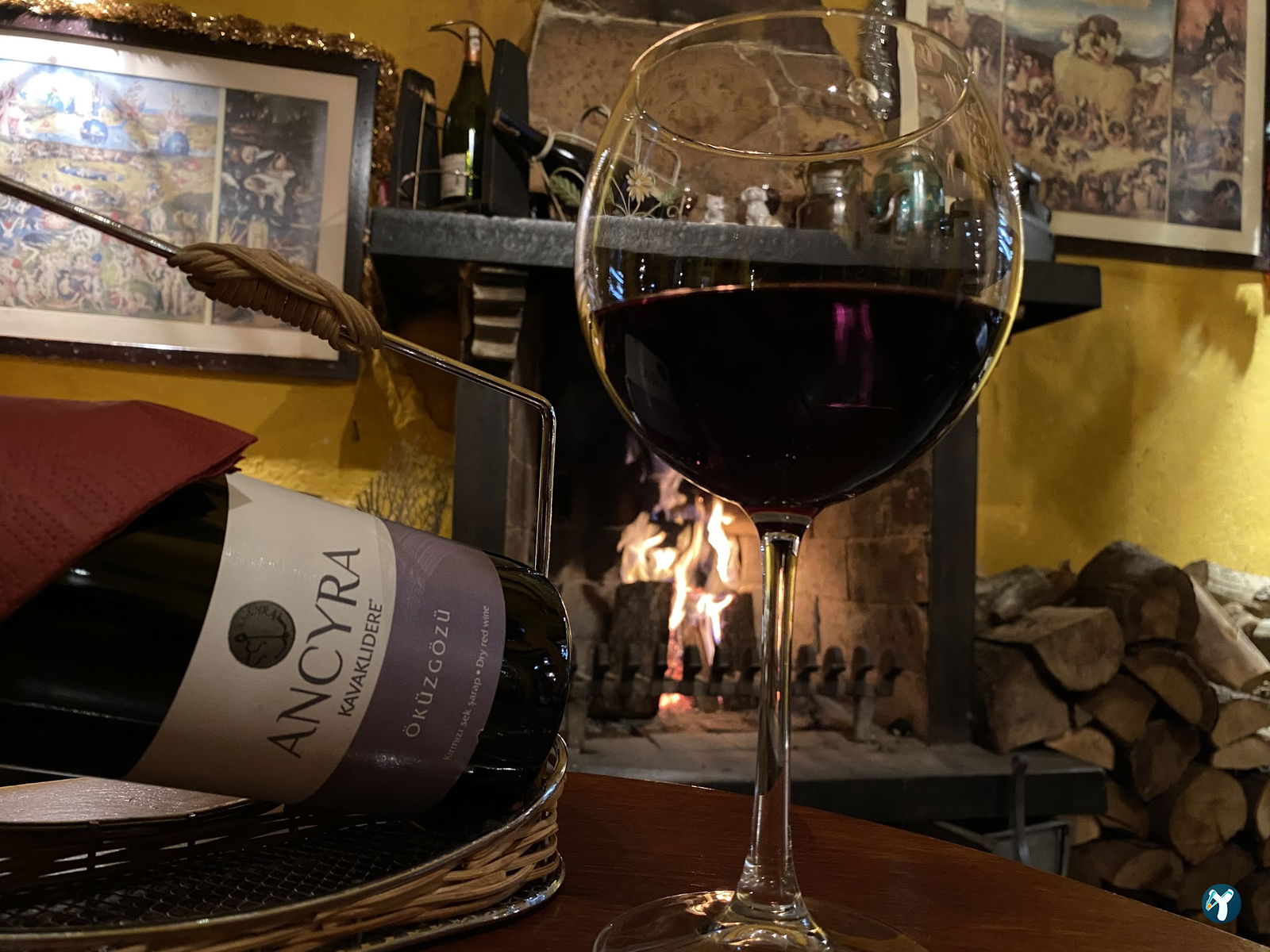 Lâl Cafe Bar