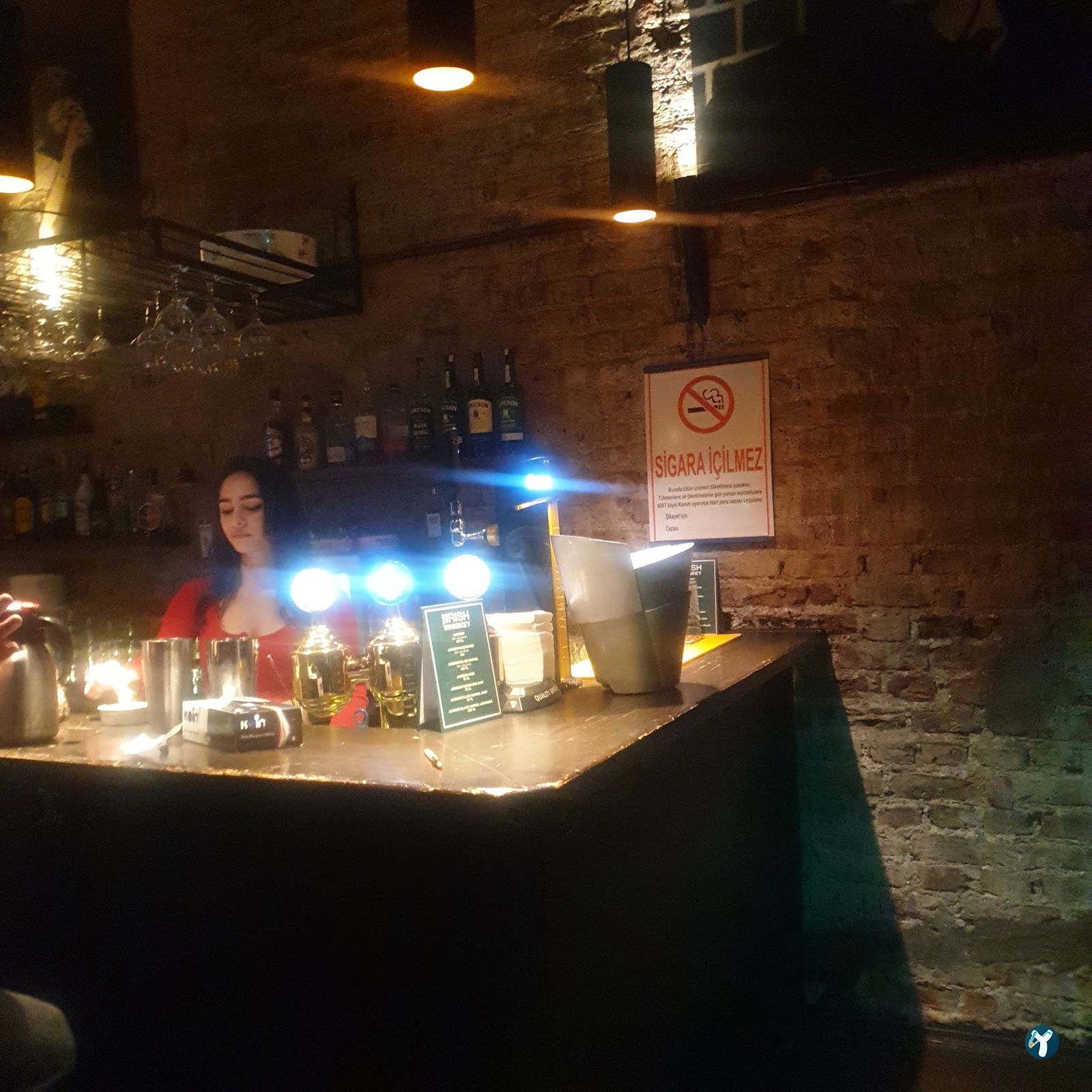 Lâl Cafe Bar
