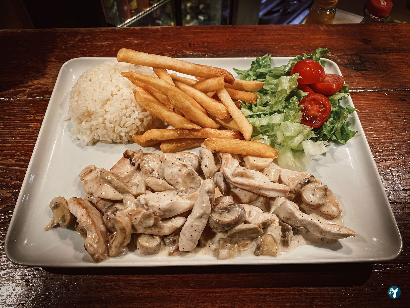 Lâl Cafe Bar