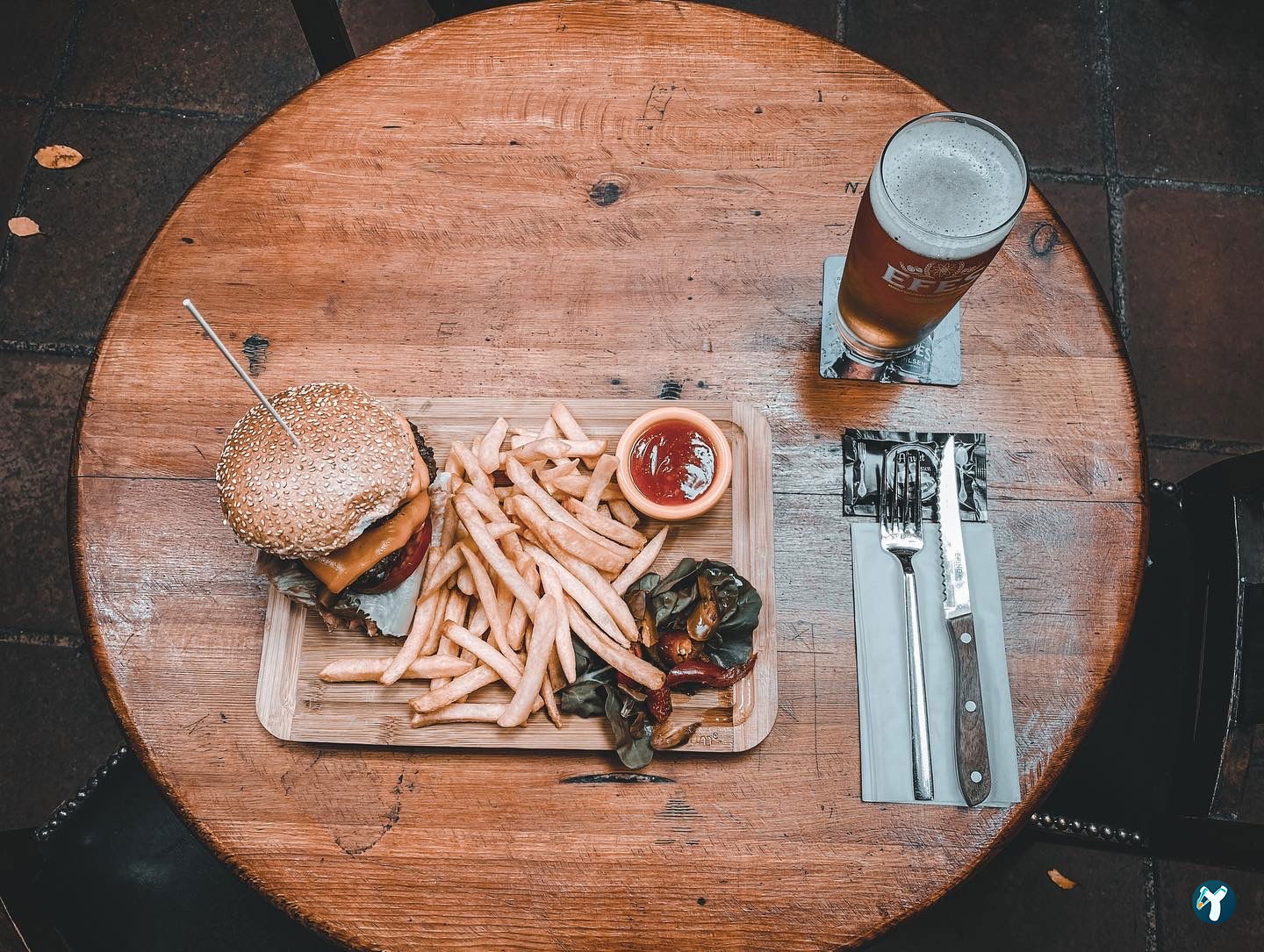 Lâl Cafe Bar