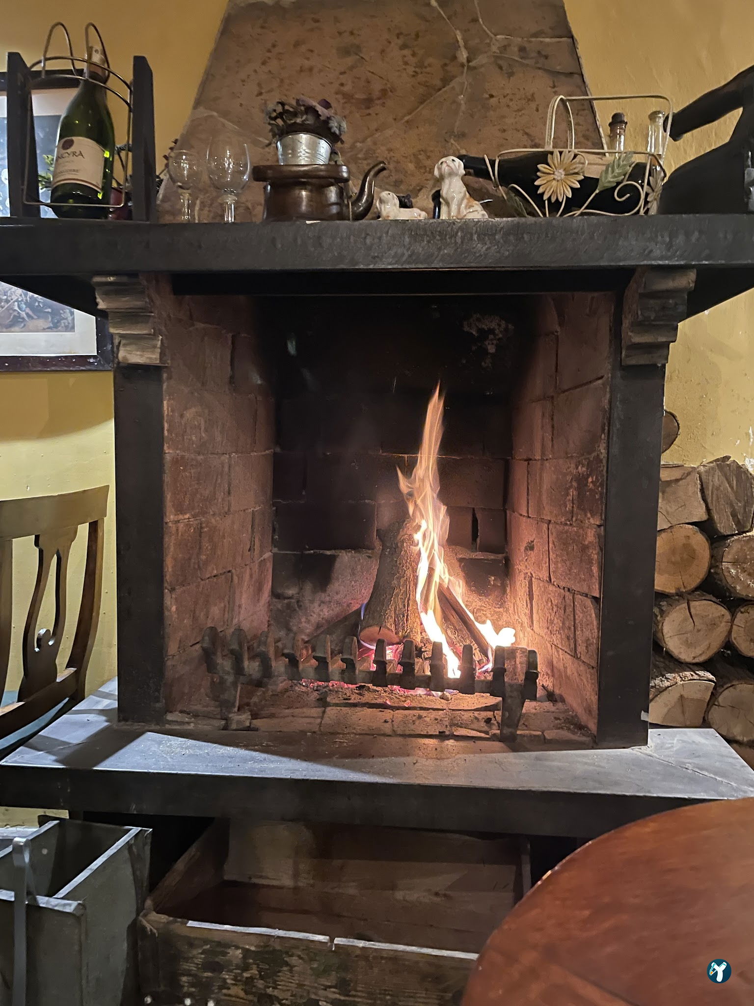 Lâl Cafe Bar