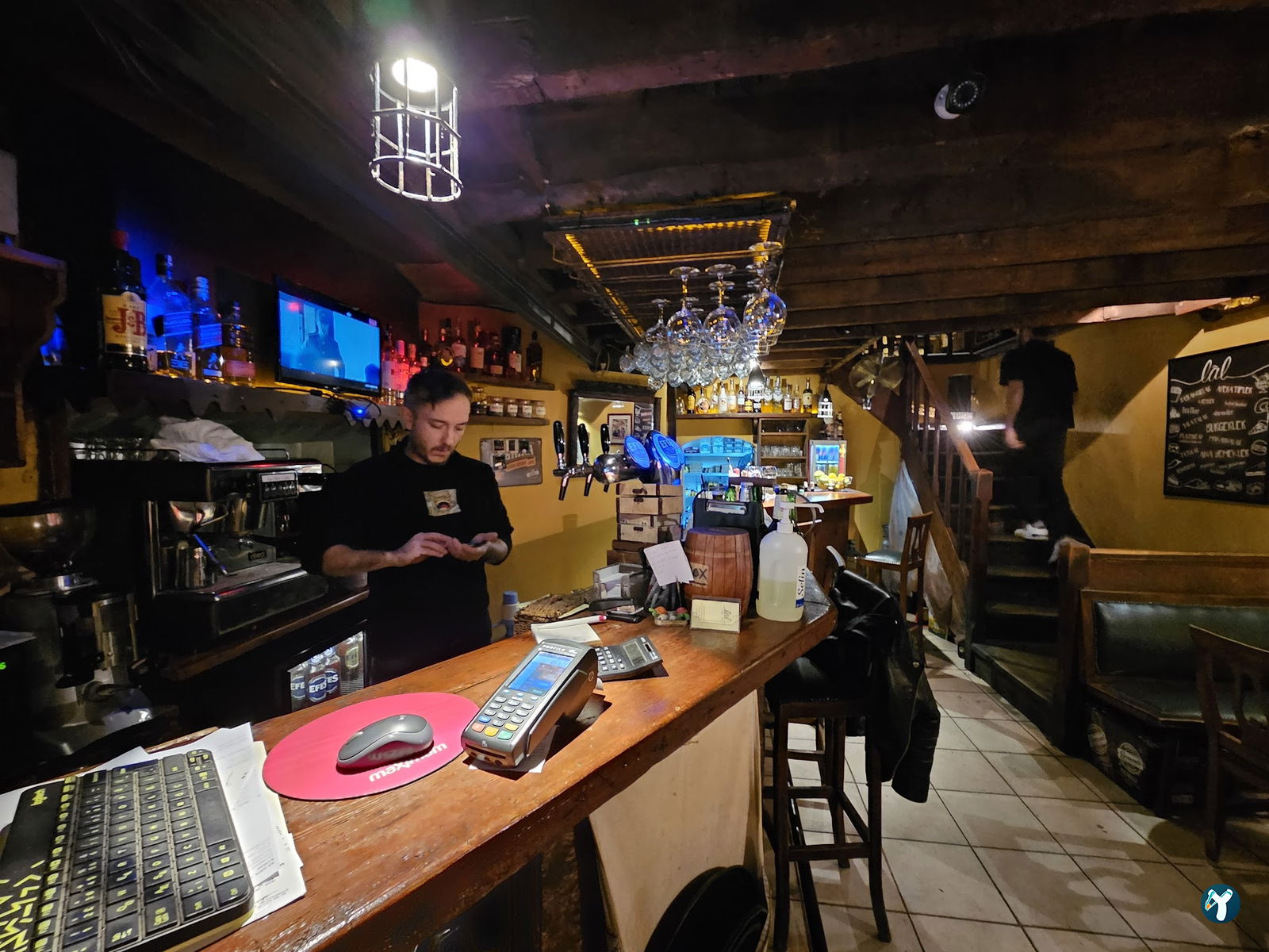 Lâl Cafe Bar