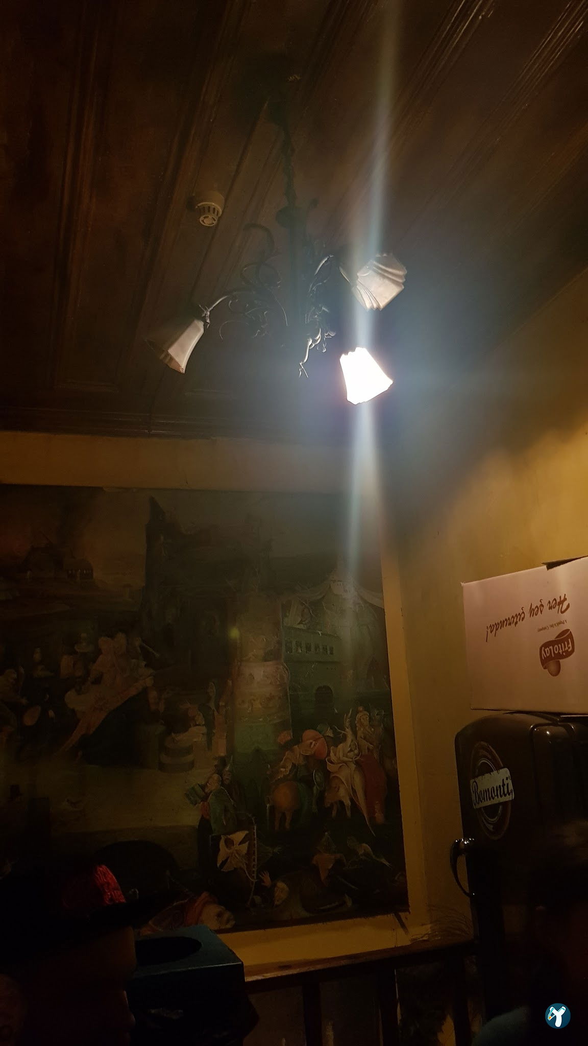Lâl Cafe Bar