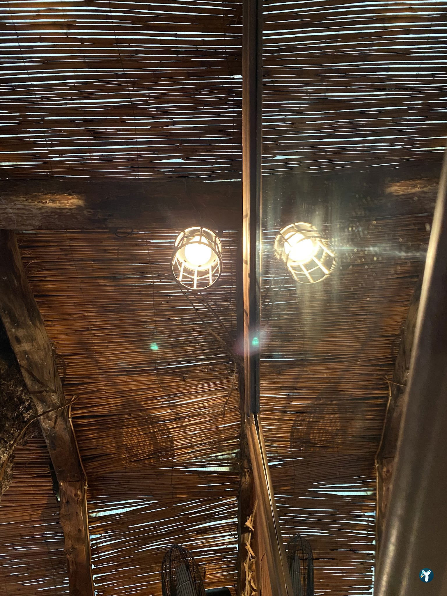 Lâl Cafe Bar