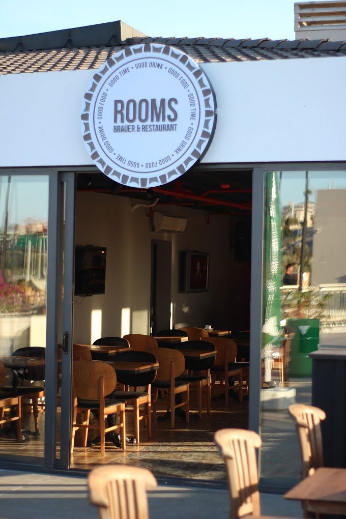Rooms Cafe Restaurant