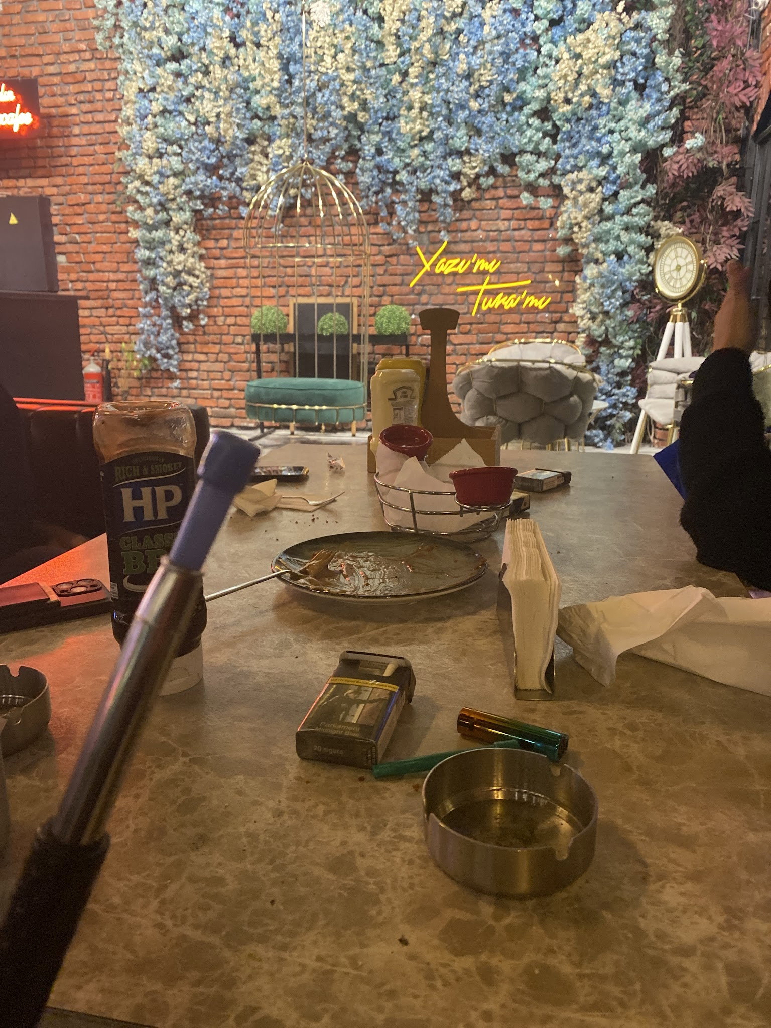 Cafe'De Yazı Tura/ Yazi Tura Cafe