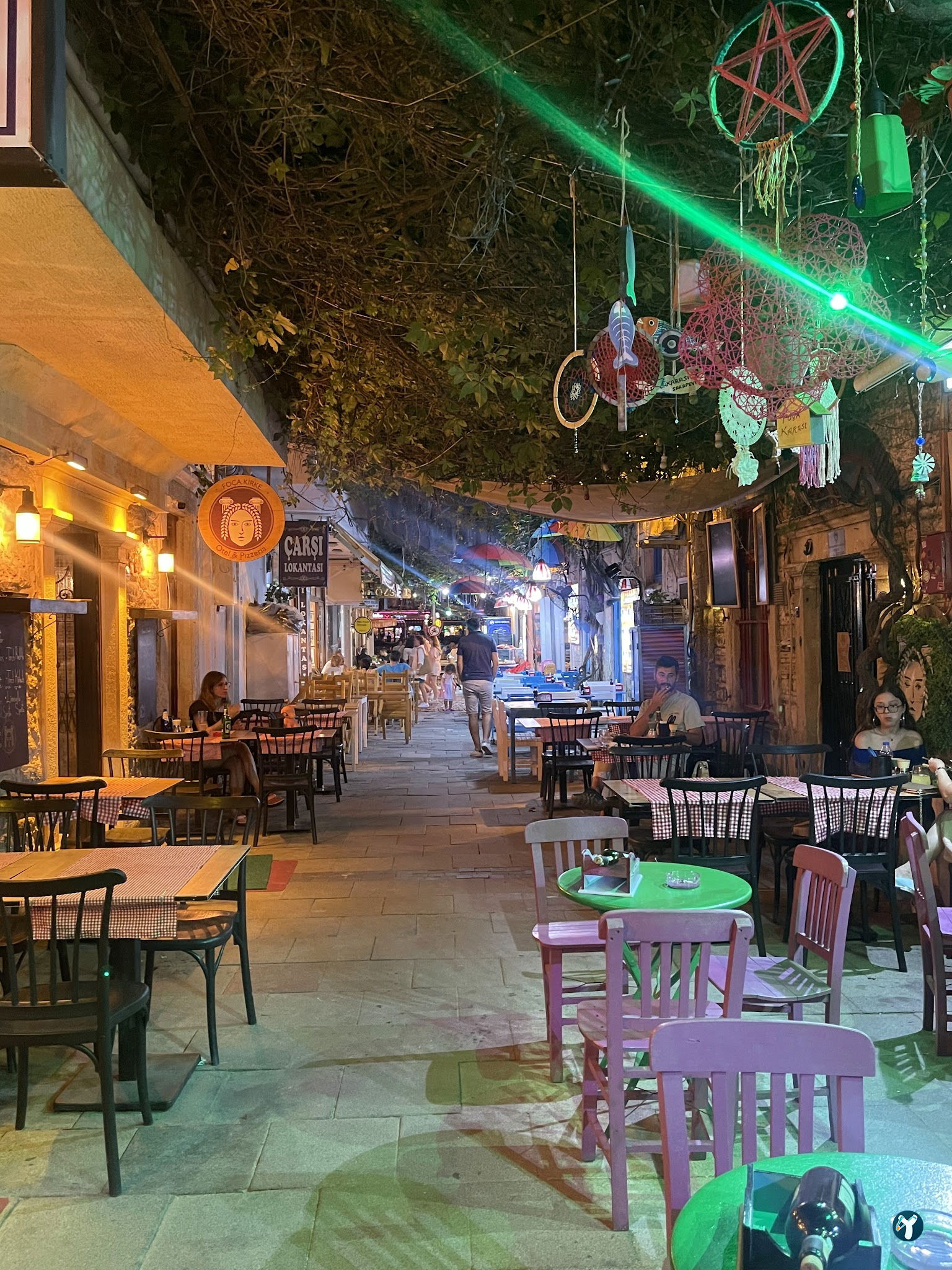 Foça Kirke Otel & Pizzeria