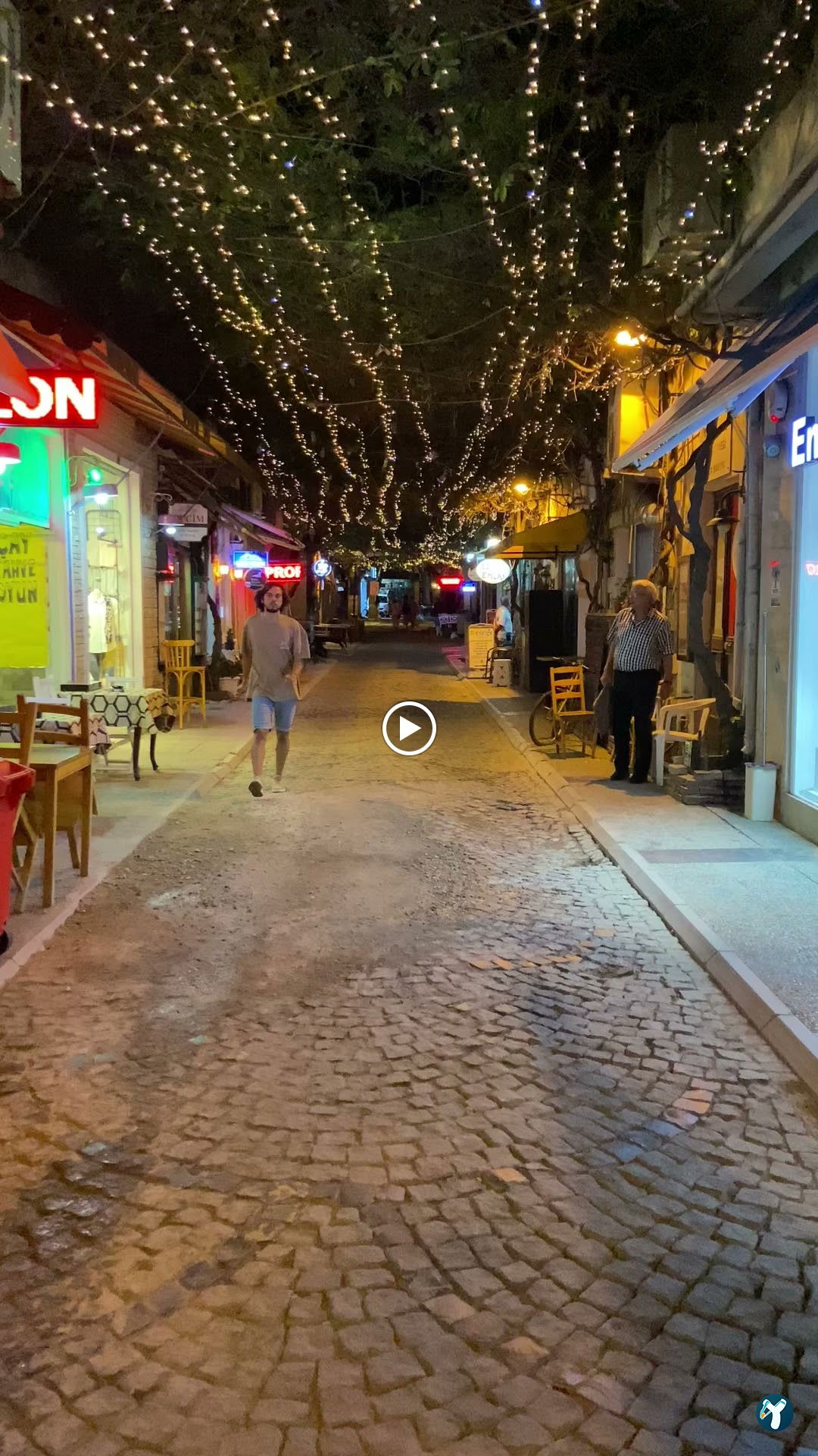 Foça Kirke Otel & Pizzeria