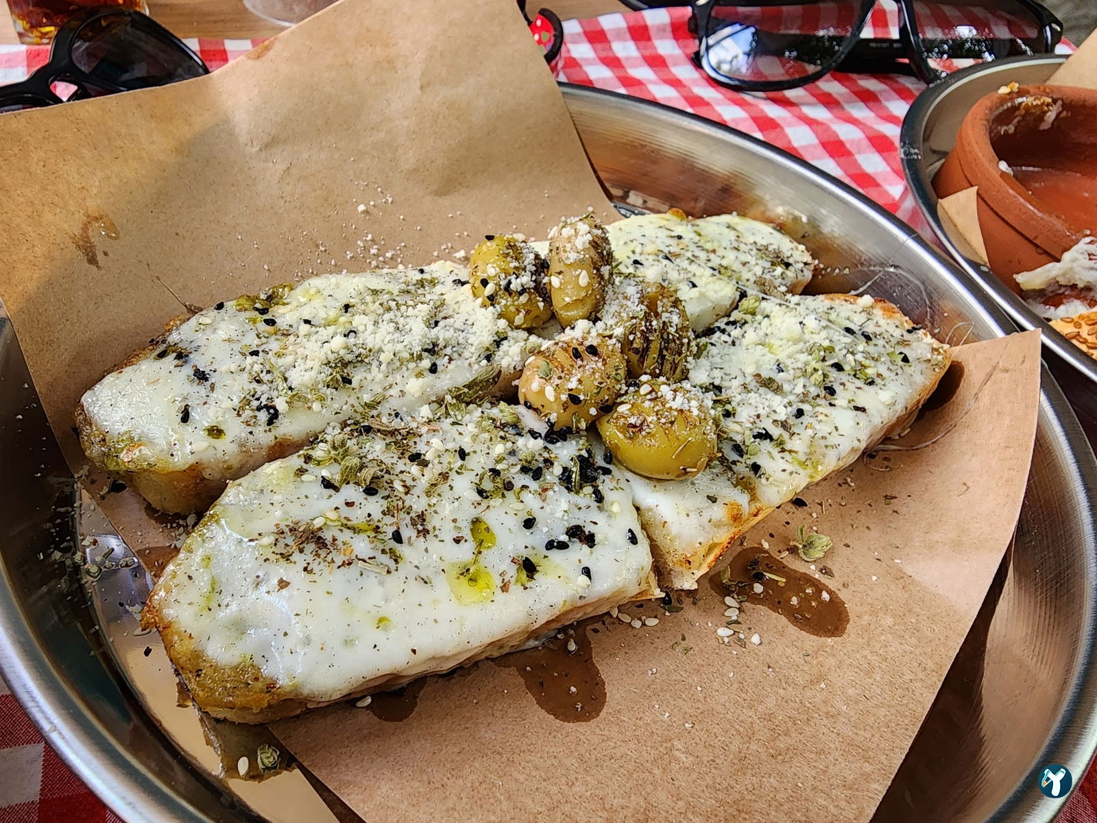 Foça Kirke Otel & Pizzeria