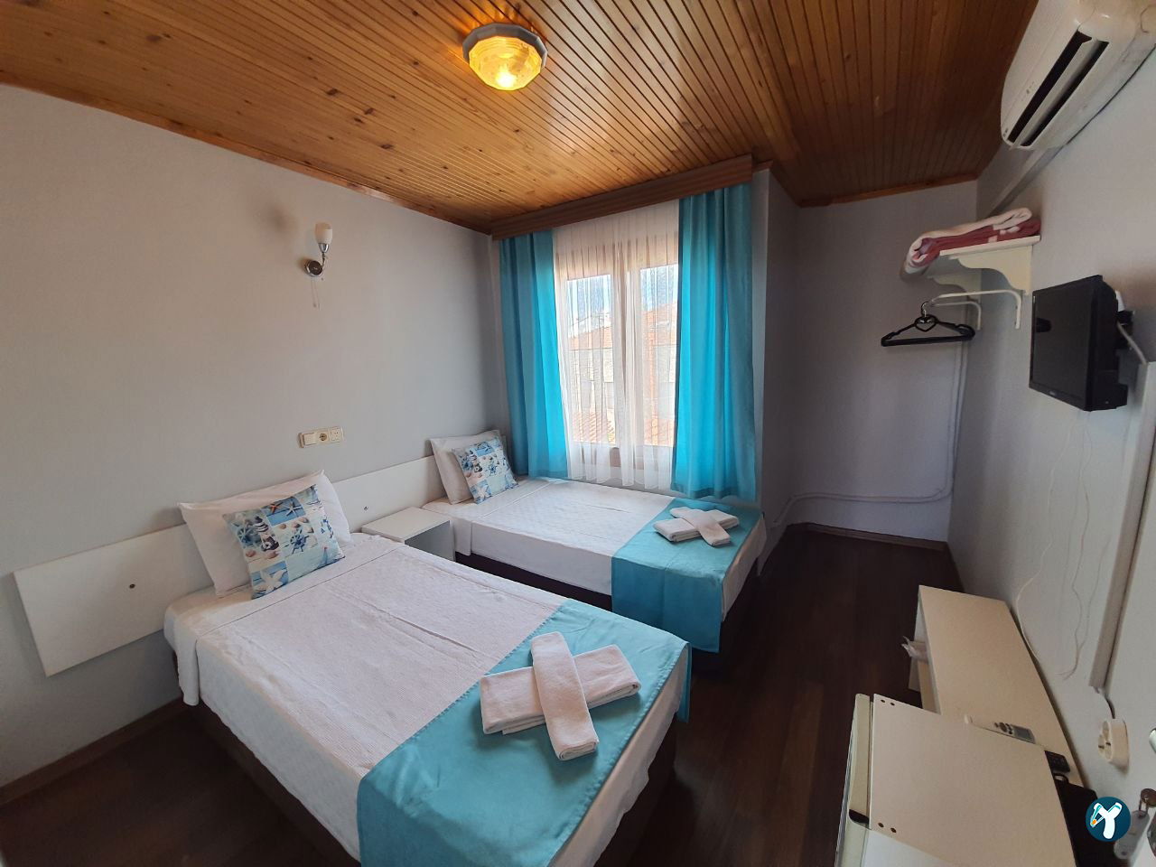 Foça Kirke Otel & Pizzeria
