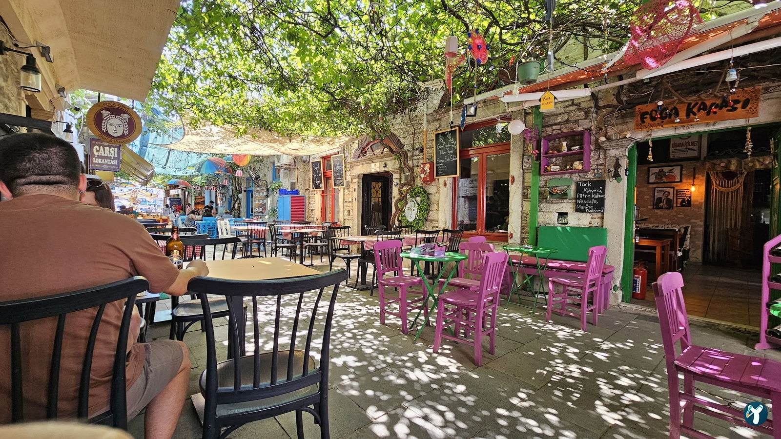 Foça Kirke Otel & Pizzeria