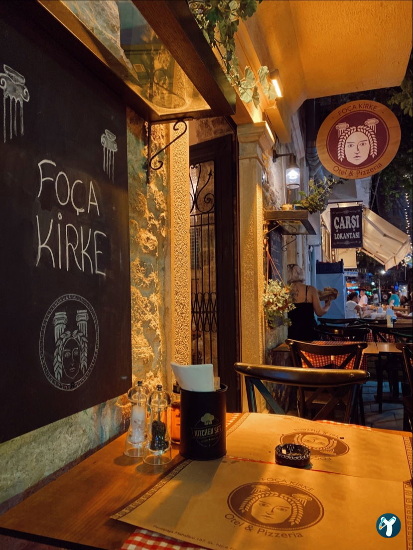 Foça Kirke Otel & Pizzeria