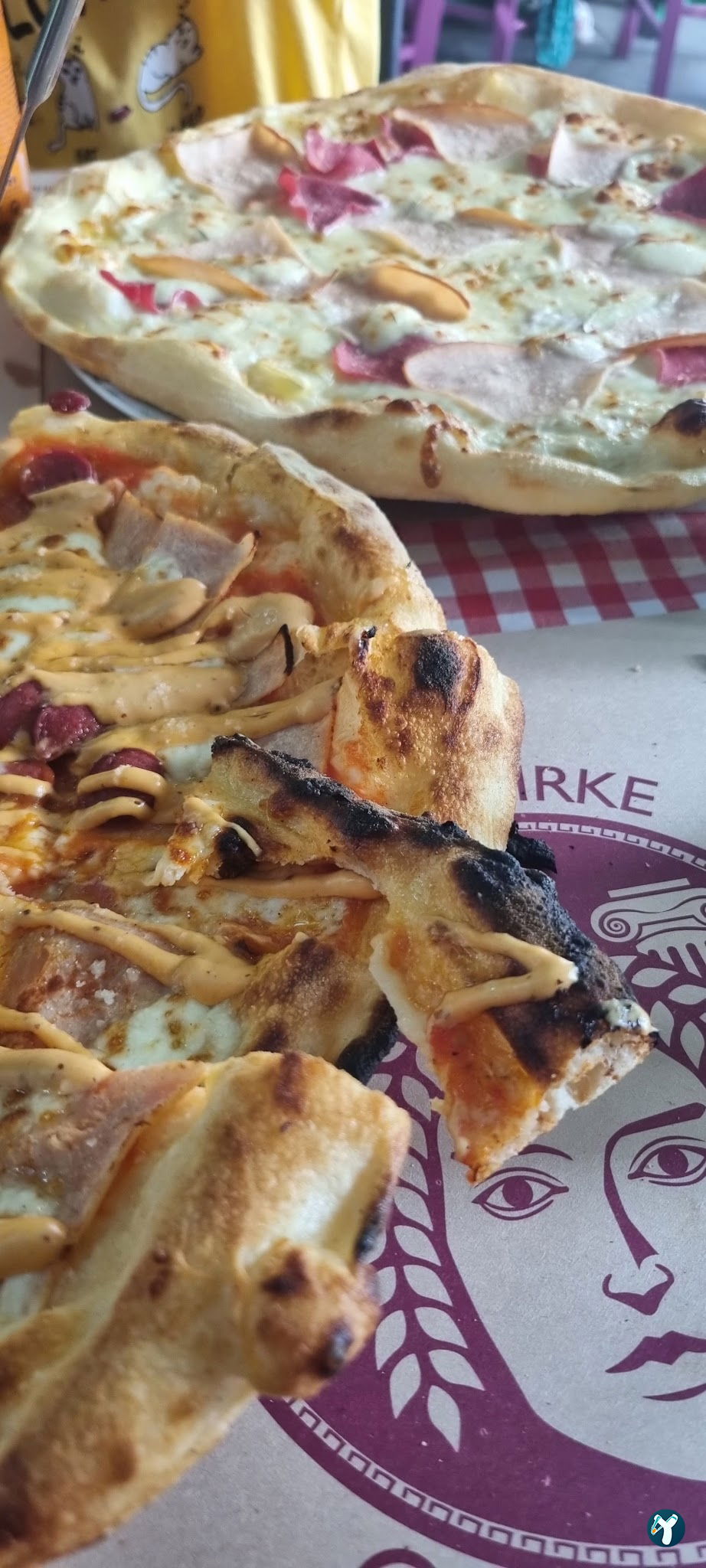 Foça Kirke Otel & Pizzeria