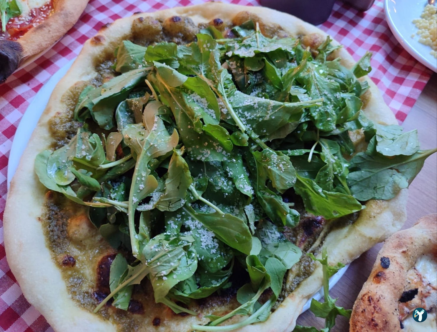 Foça Kirke Otel & Pizzeria