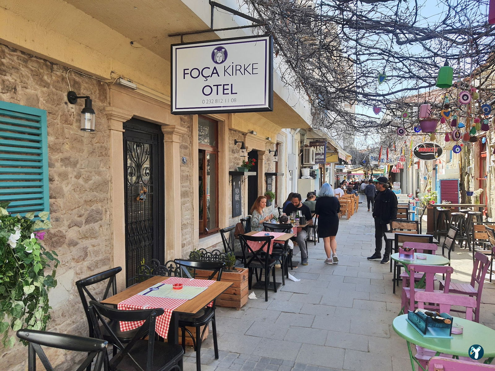 Foça Kirke Otel & Pizzeria