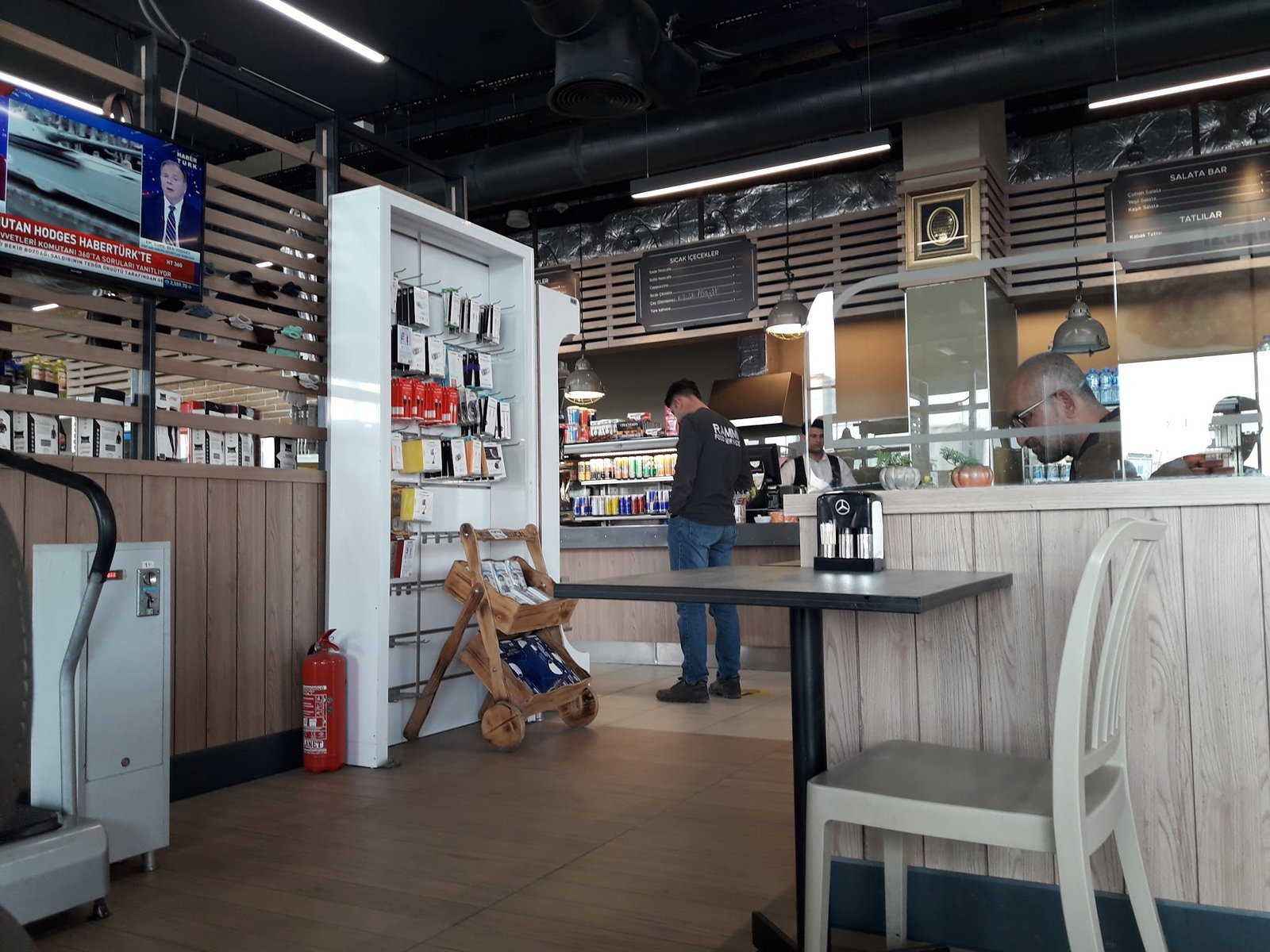 Komşu Anne Sulu Yemek, Cafe, Market, Sigara, Oto Aksesuar