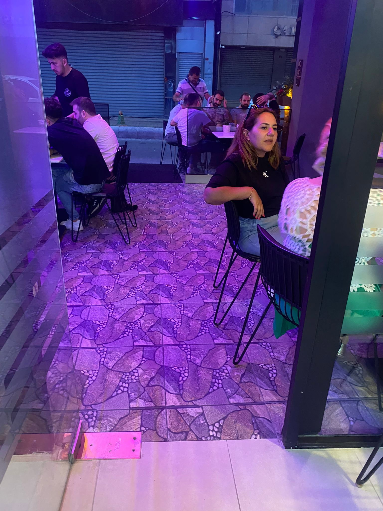 Bi'Mola Cafe & Lounge