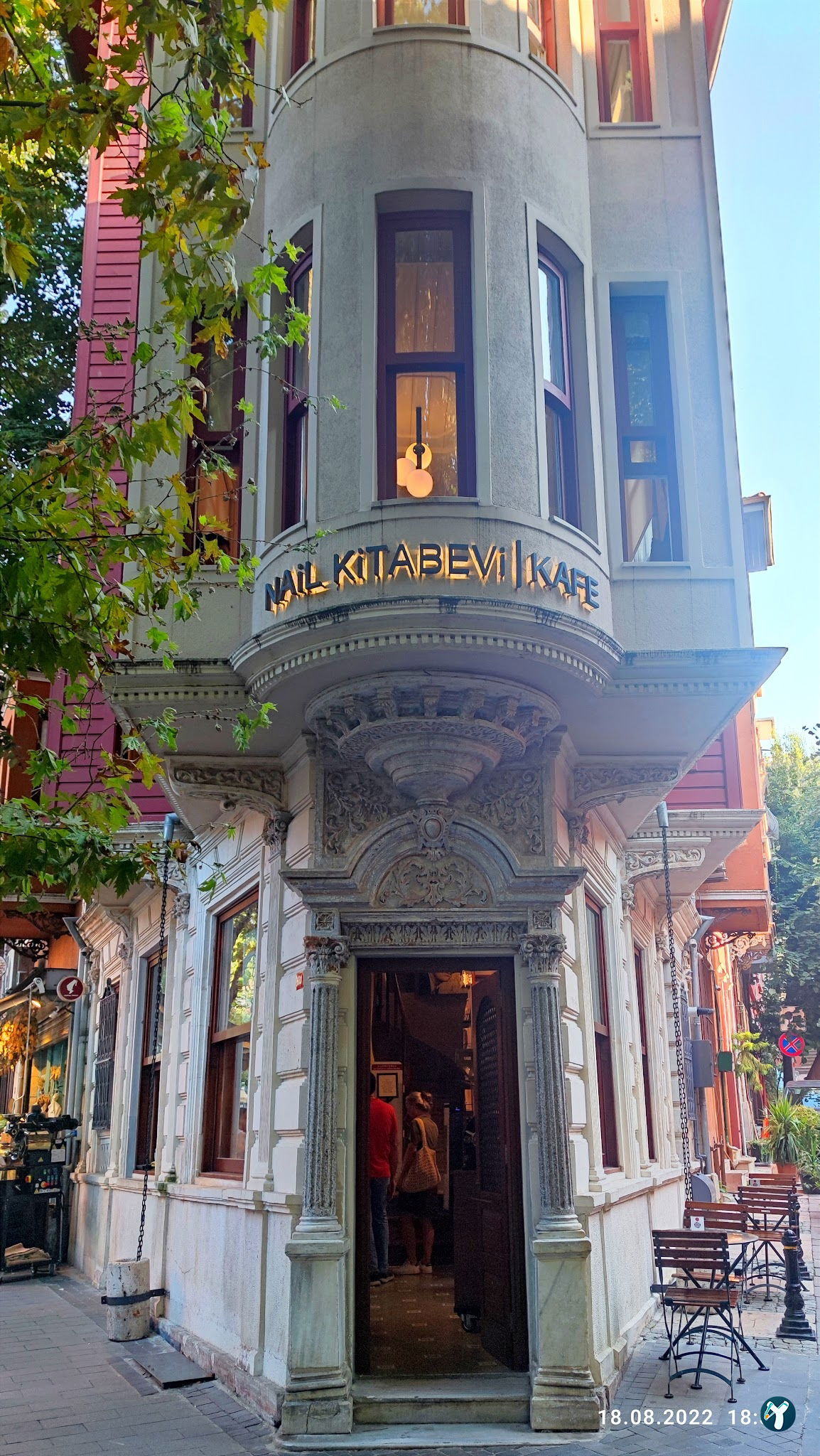 Nail Kitabevi & Cafe