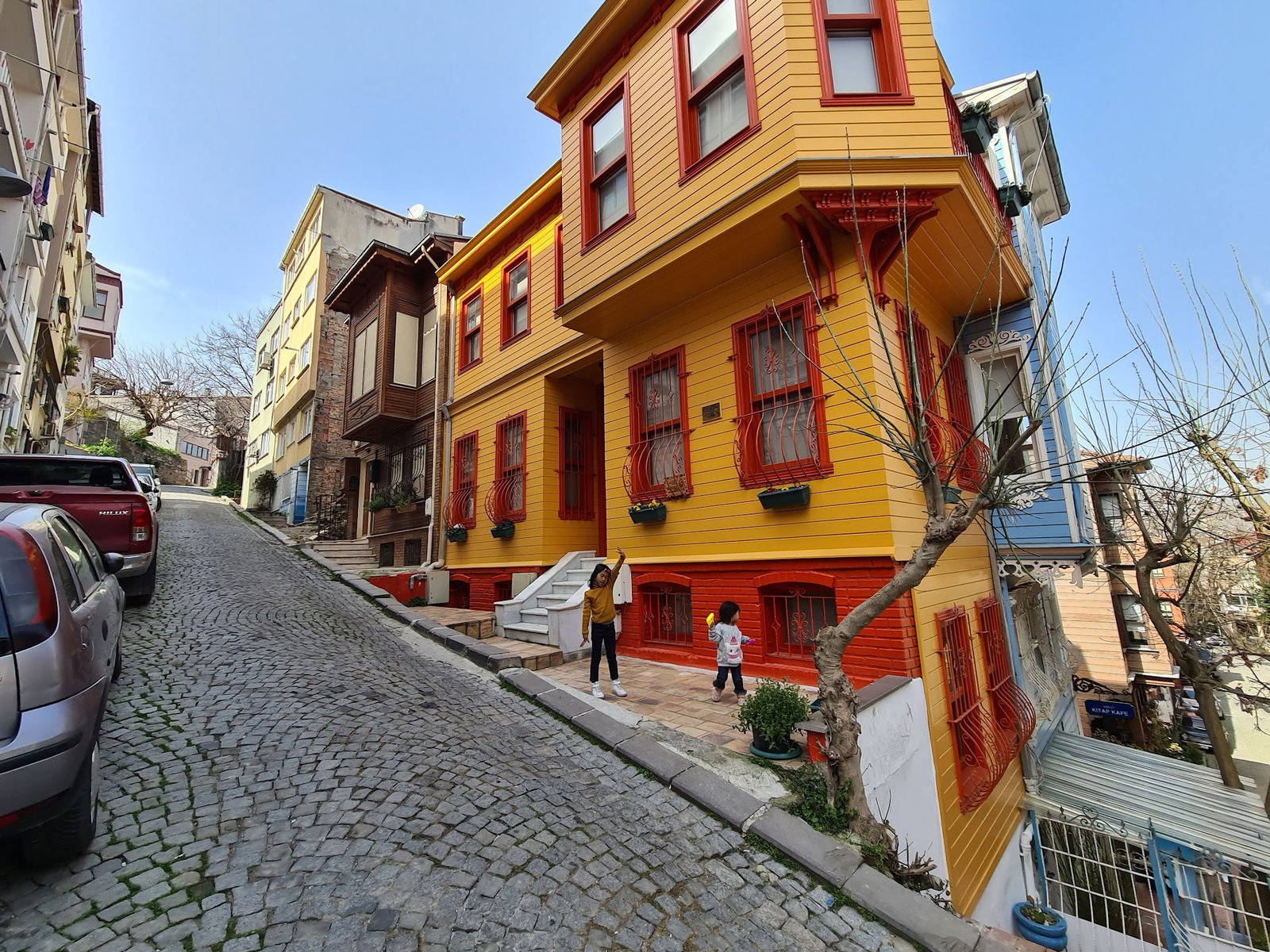 Nail Kitabevi & Cafe