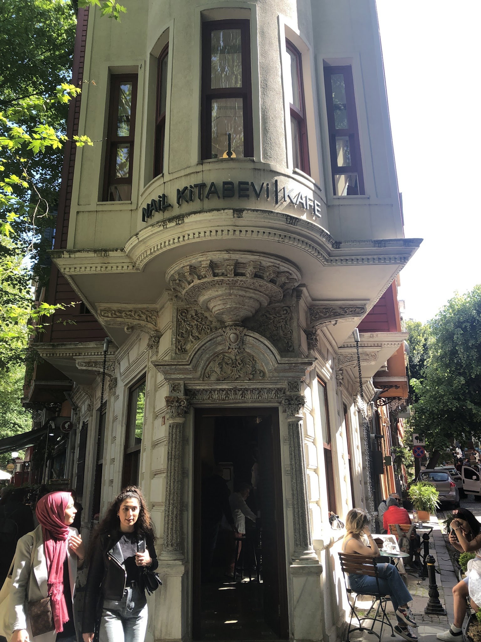 Nail Kitabevi & Cafe