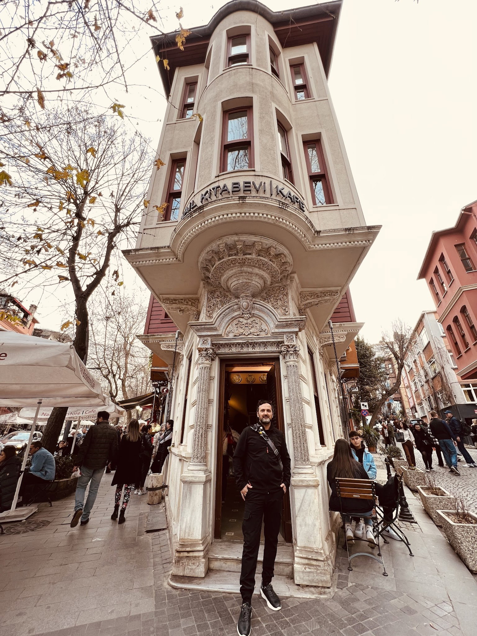 Nail Kitabevi & Cafe