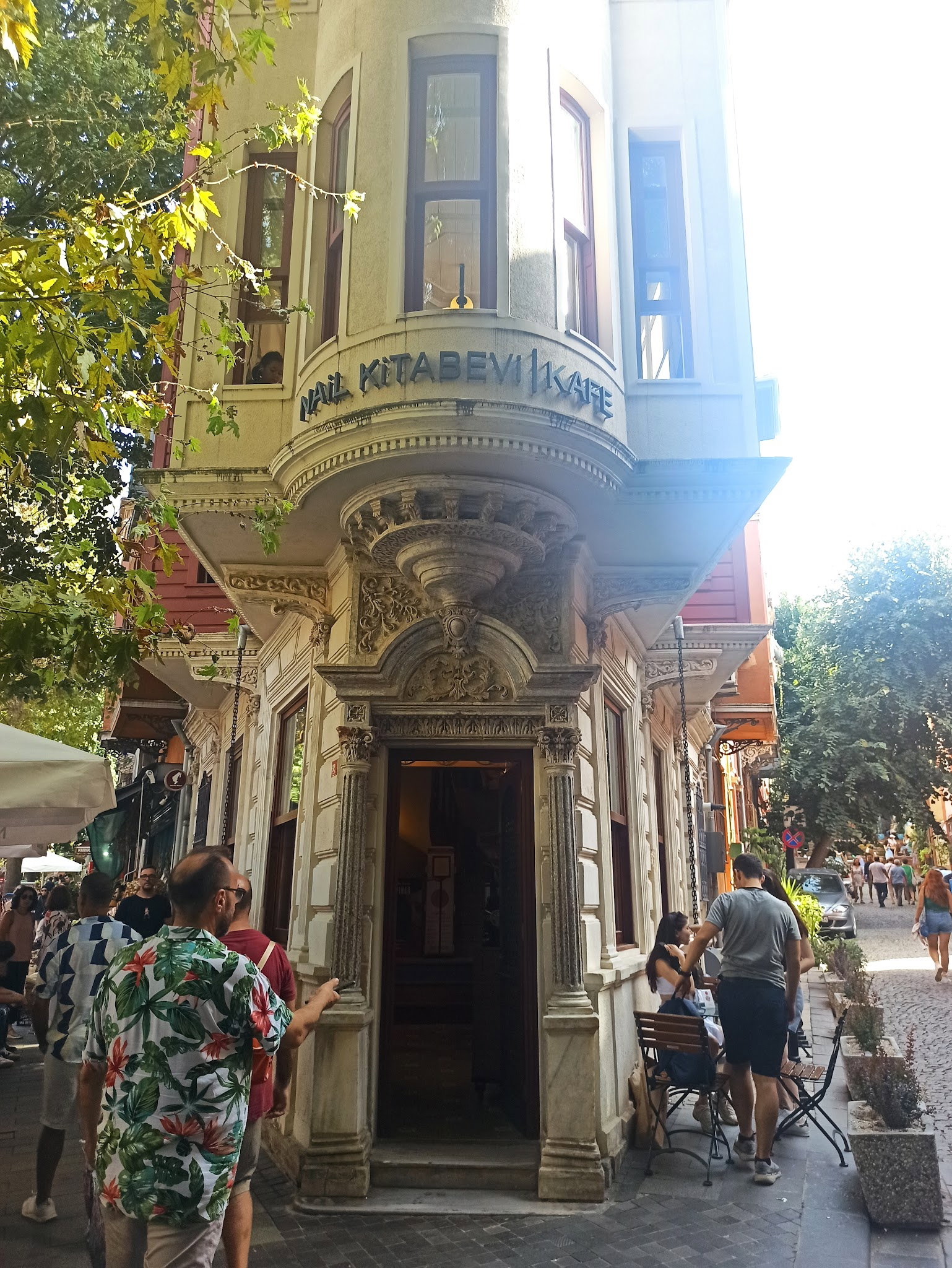 Nail Kitabevi & Cafe