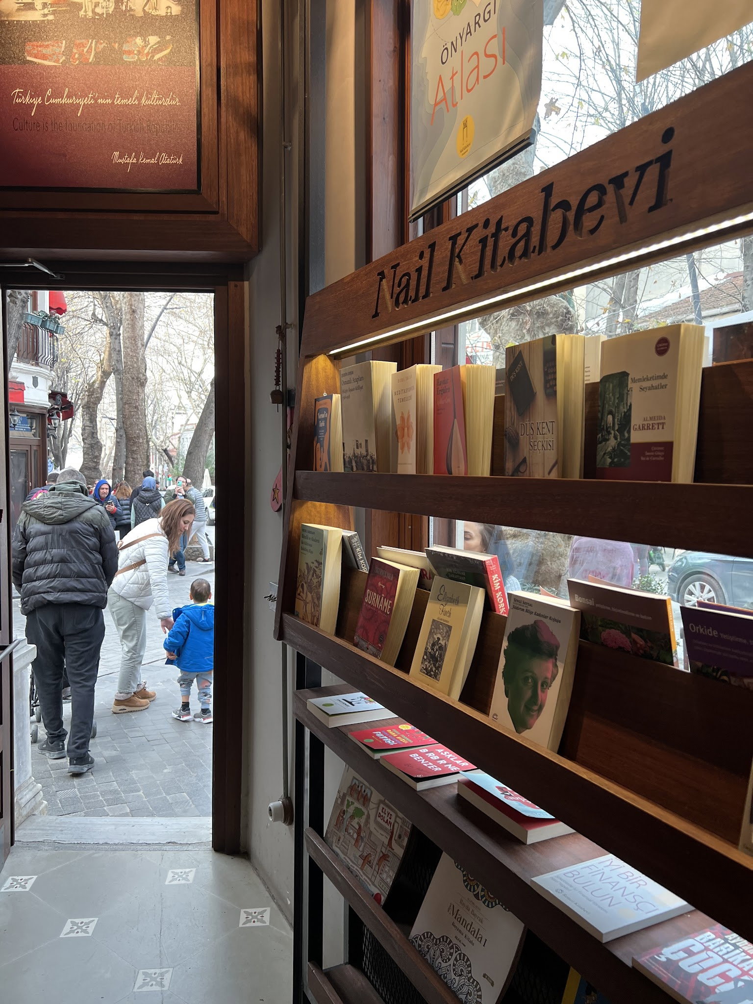 Nail Kitabevi & Cafe