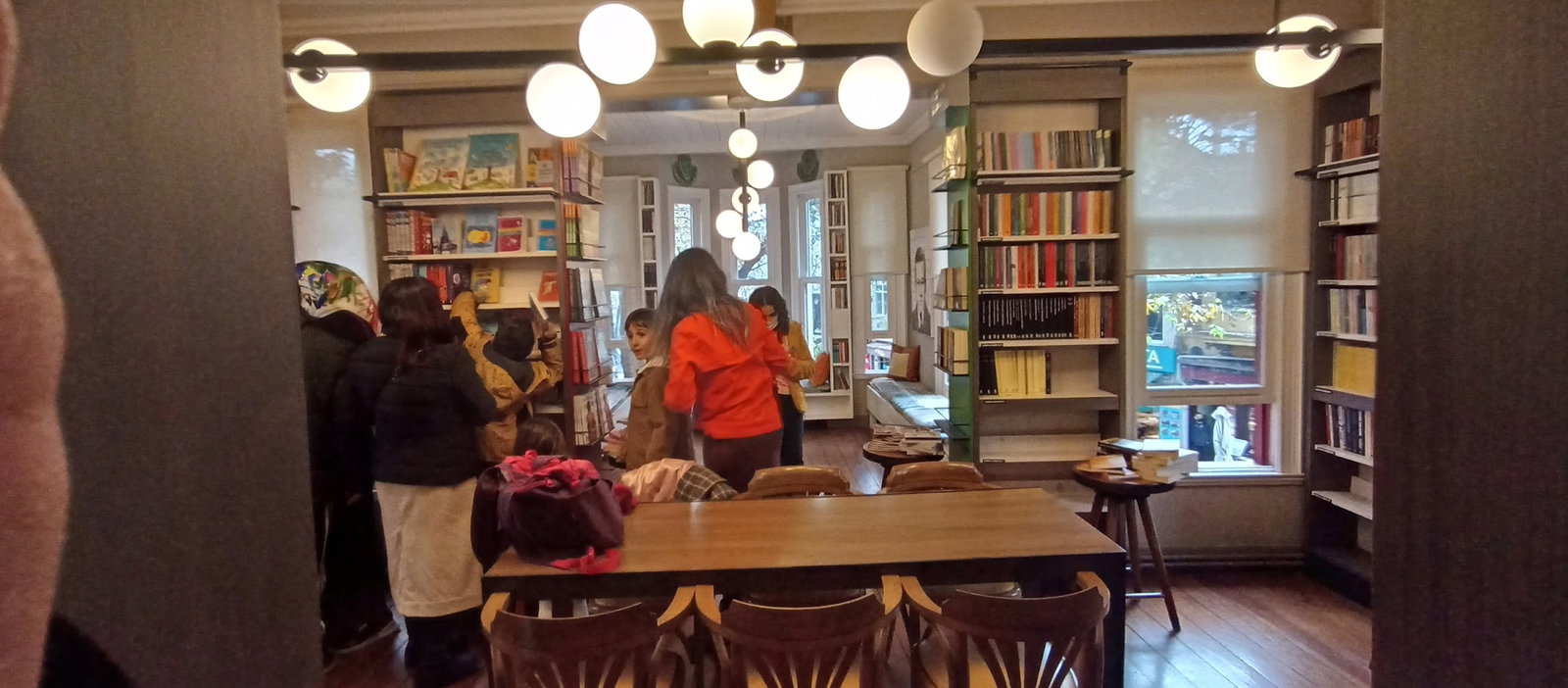 Nail Kitabevi & Cafe