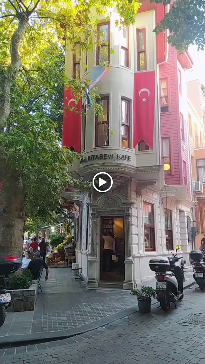 Nail Kitabevi & Cafe